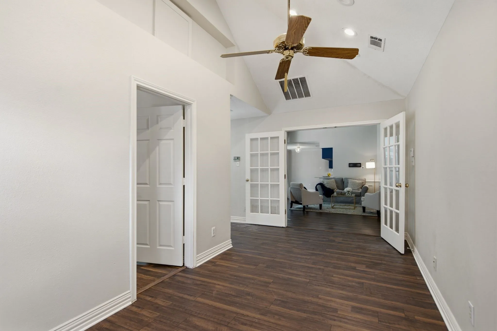 Single Family Residence For Sale in Denton County , 2424 Cornell Drive, Flower Mound, Texas 75022, 4 Bedroom, 2 Bathroom, 2 Garage spaces, 2,234 Sqft, built in 1987, mls#21329517, Real Estate Agent in Flower Mound, Homes For Sale in Denton county, Homes For Sale in Flower Mound, Realtor in Flower Mound Texas, Real Estate Brokerage Independent Realty Texas, Luminita Cordes Realtor