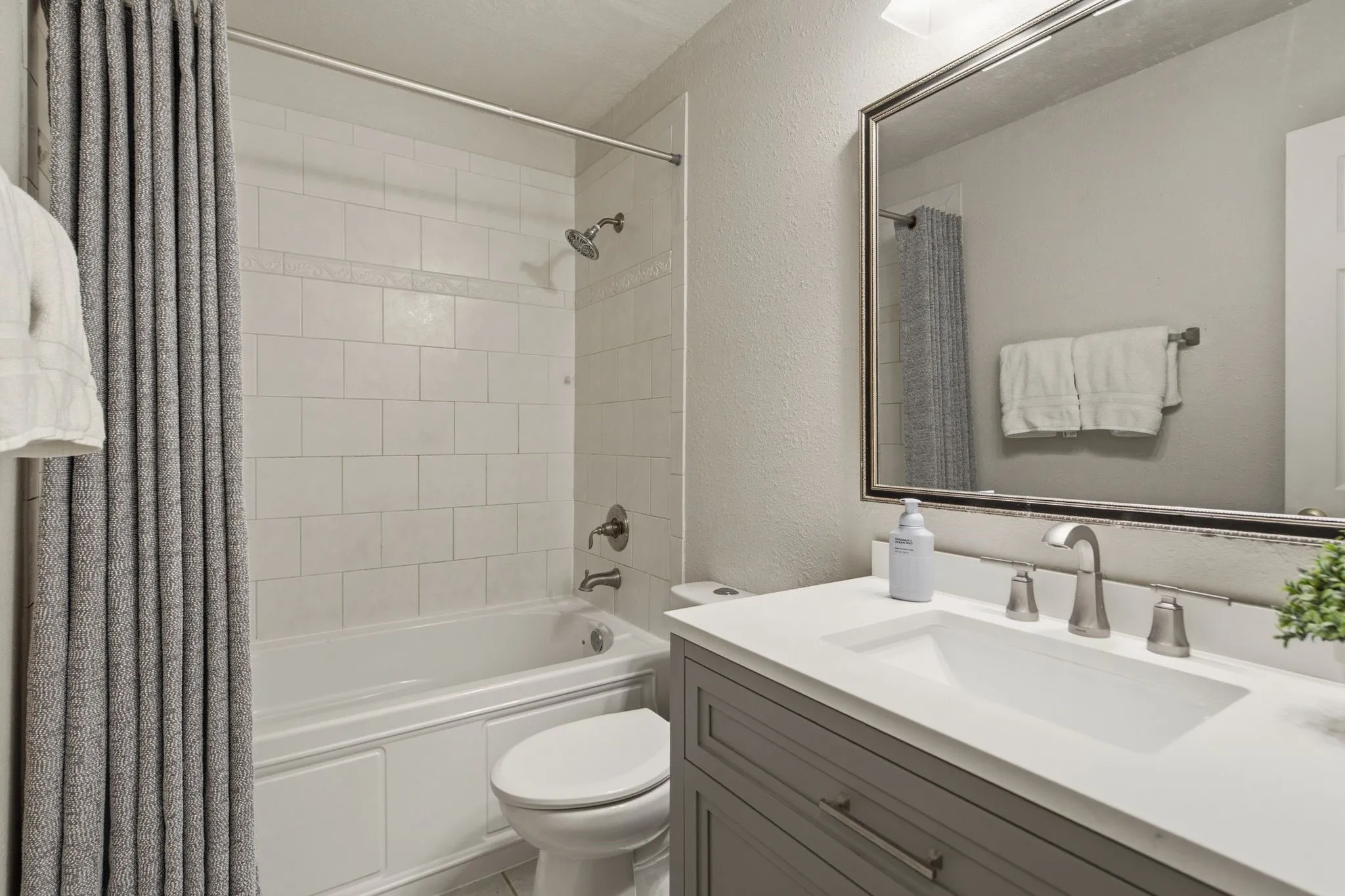 Single Family Residence For Sale in Denton County , 2424 Cornell Drive, Flower Mound, Texas 75022, 4 Bedroom, 2 Bathroom, 2 Garage spaces, 2,234 Sqft, built in 1987, mls#21329517, Real Estate Agent in Flower Mound, Homes For Sale in Denton county, Homes For Sale in Flower Mound, Realtor in Flower Mound Texas, Real Estate Brokerage Independent Realty Texas, Luminita Cordes Realtor