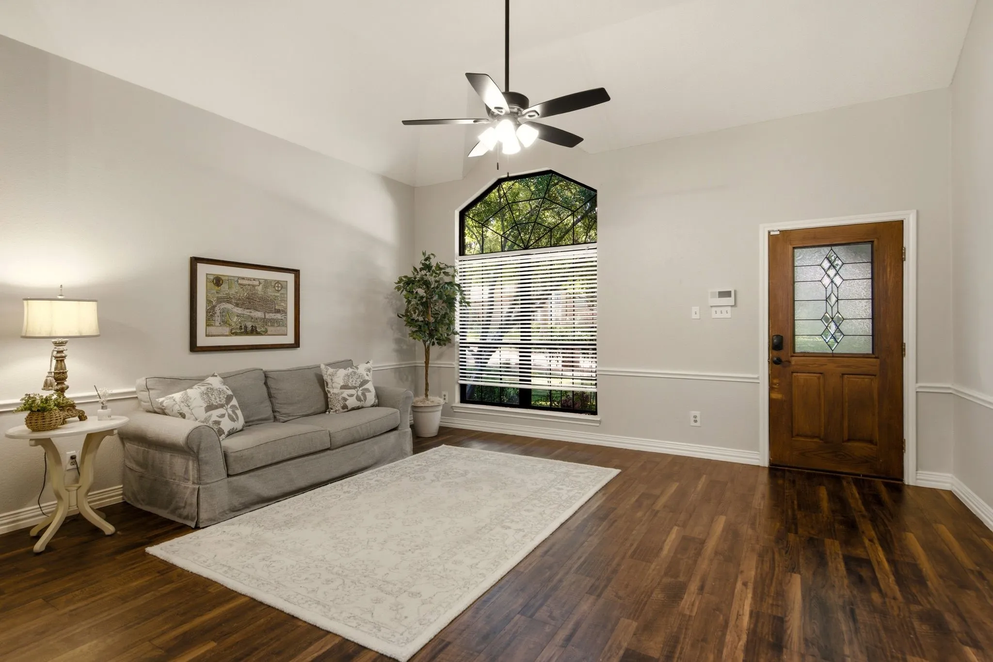 Single Family Residence For Sale in Denton County , 2424 Cornell Drive, Flower Mound, Texas 75022, 4 Bedroom, 2 Bathroom, 2 Garage spaces, 2,234 Sqft, built in 1987, mls#21329517, Real Estate Agent in Flower Mound, Homes For Sale in Denton county, Homes For Sale in Flower Mound, Realtor in Flower Mound Texas, Real Estate Brokerage Independent Realty Texas, Luminita Cordes Realtor