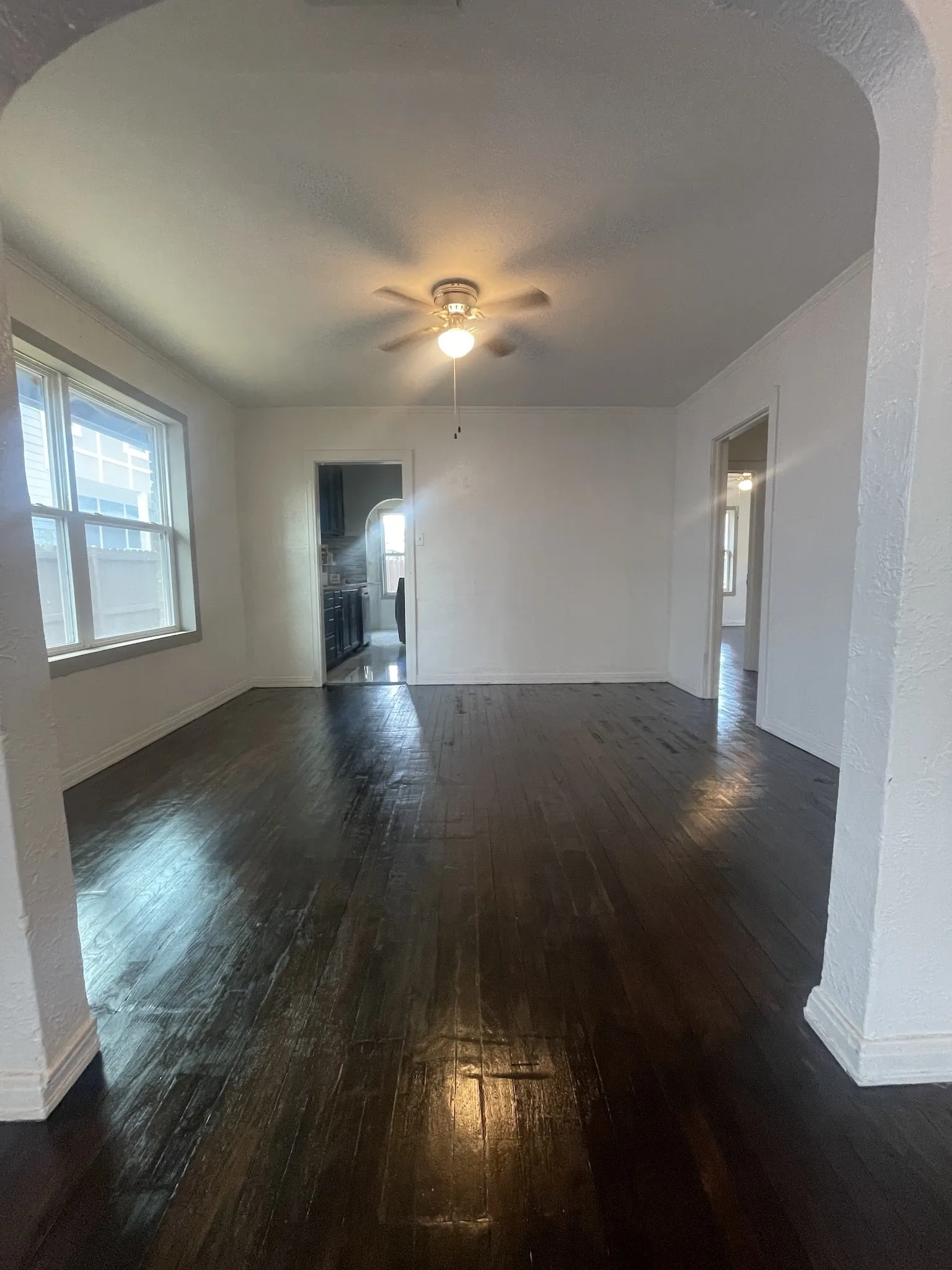 Single Family Residence For Rent in Dallas County , 3819 Roseland Avenue, Dallas, Texas 75204, 2 Bedroom, 2 Bathroom, Garage spaces, 1,204 Sqft, built in 1936, mls#21330121, Real Estate Agent in Dallas, Homes For Rent in Dallas county, Homes For Rent in Dallas, Realtor in Dallas Texas, Real Estate Brokerage Independent Realty Texas, Luminita Cordes Realtor