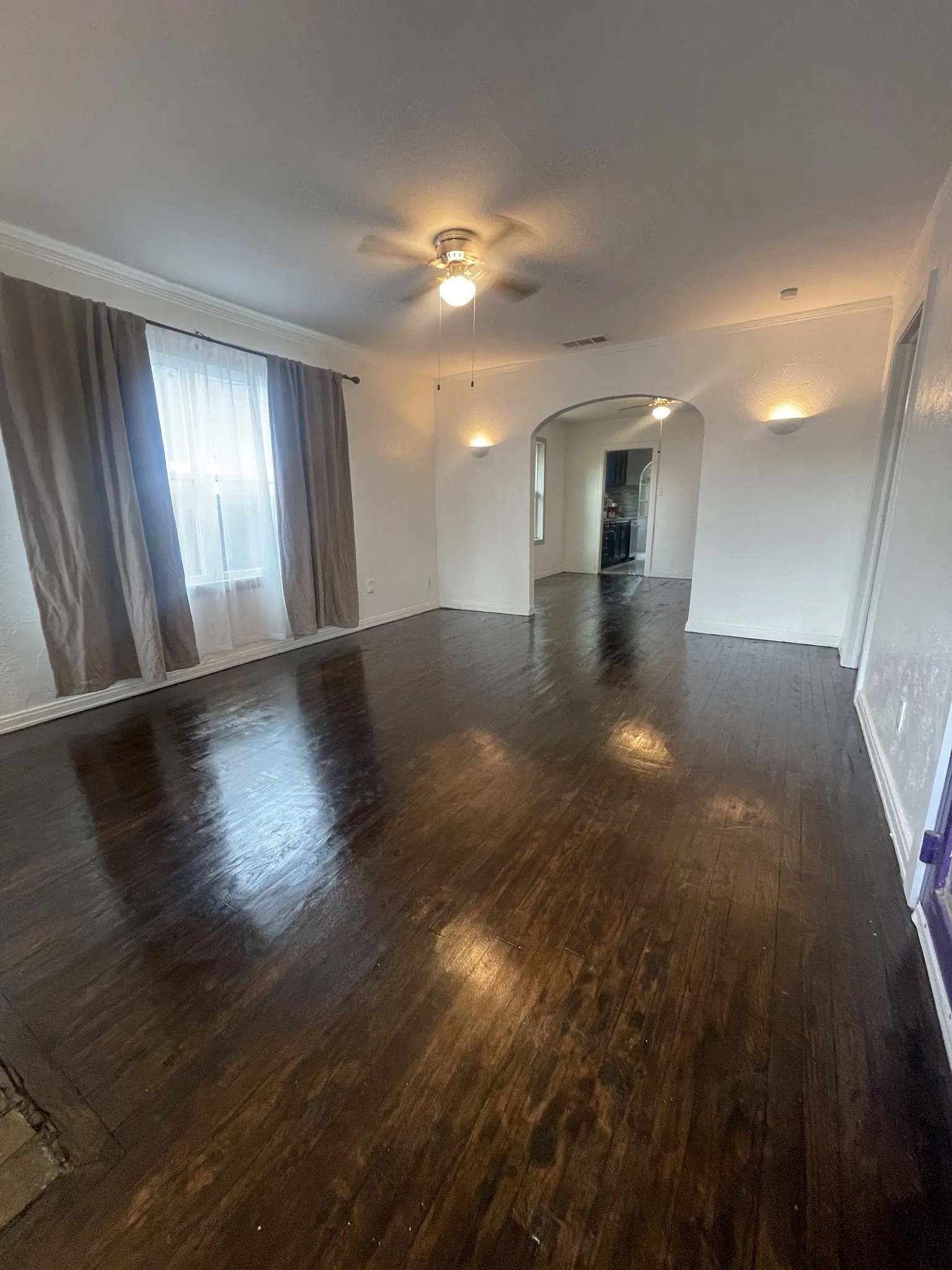 Single Family Residence For Rent in Dallas County , 3819 Roseland Avenue, Dallas, Texas 75204, 2 Bedroom, 2 Bathroom, Garage spaces, 1,204 Sqft, built in 1936, mls#21330121, Real Estate Agent in Dallas, Homes For Rent in Dallas county, Homes For Rent in Dallas, Realtor in Dallas Texas, Real Estate Brokerage Independent Realty Texas, Luminita Cordes Realtor