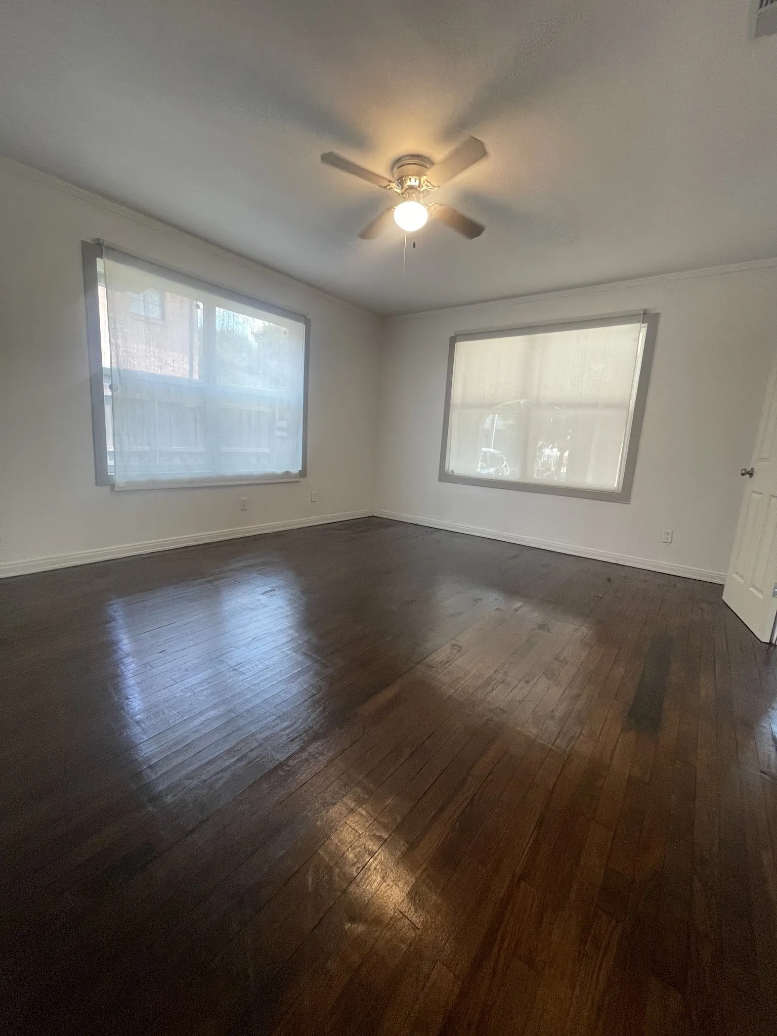 Single Family Residence For Rent in Dallas County , 3819 Roseland Avenue, Dallas, Texas 75204, 2 Bedroom, 2 Bathroom, Garage spaces, 1,204 Sqft, built in 1936, mls#21330121, Real Estate Agent in Dallas, Homes For Rent in Dallas county, Homes For Rent in Dallas, Realtor in Dallas Texas, Real Estate Brokerage Independent Realty Texas, Luminita Cordes Realtor