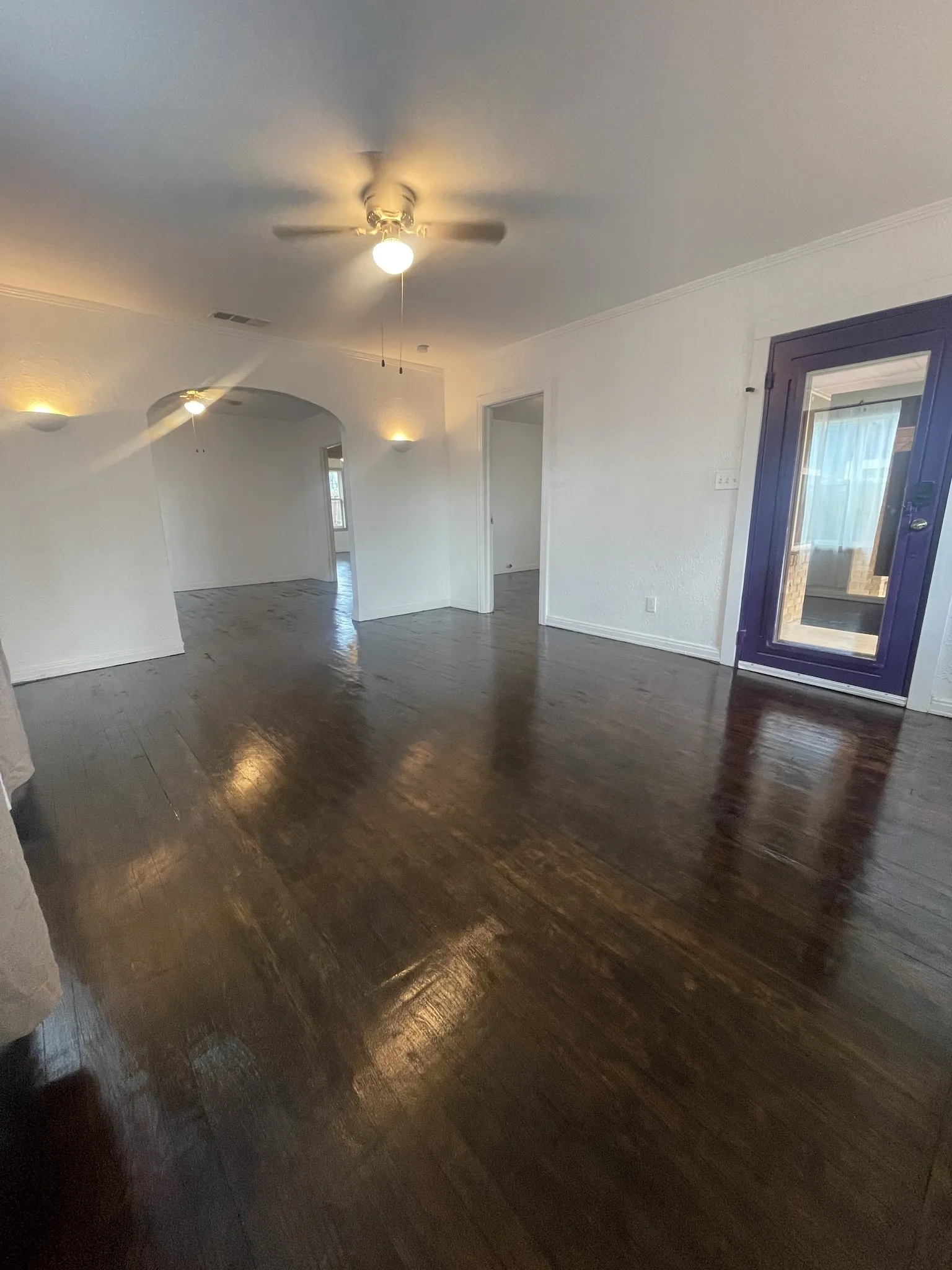 Single Family Residence For Rent in Dallas County , 3819 Roseland Avenue, Dallas, Texas 75204, 2 Bedroom, 2 Bathroom, Garage spaces, 1,204 Sqft, built in 1936, mls#21330121, Real Estate Agent in Dallas, Homes For Rent in Dallas county, Homes For Rent in Dallas, Realtor in Dallas Texas, Real Estate Brokerage Independent Realty Texas, Luminita Cordes Realtor