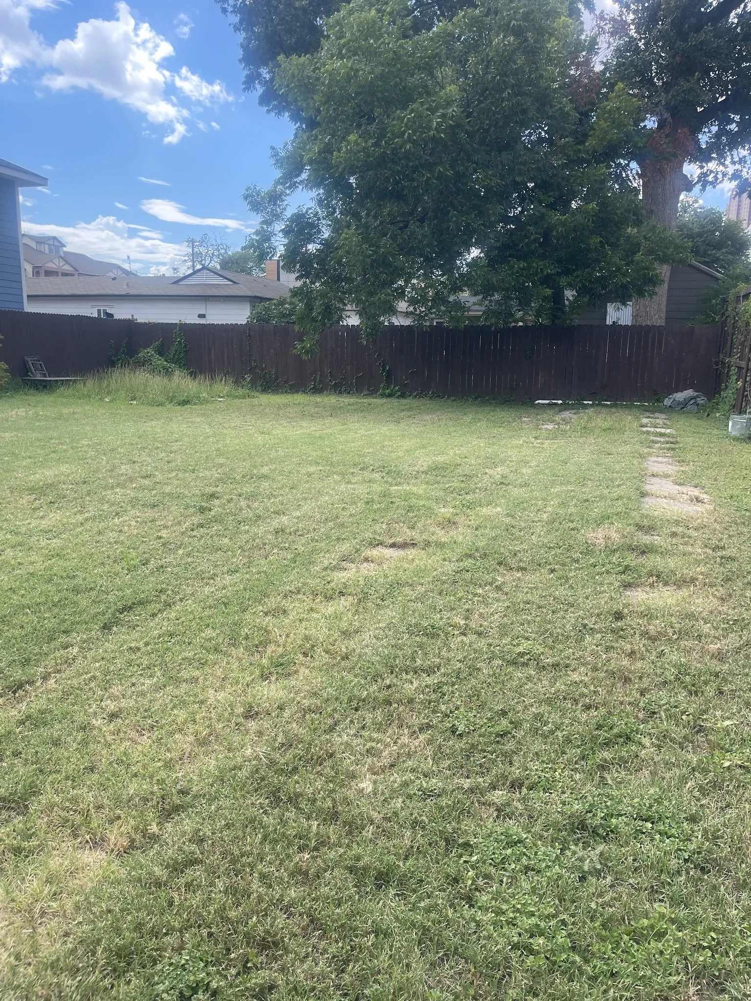 Single Family Residence For Rent in Dallas County , 3819 Roseland Avenue, Dallas, Texas 75204, 2 Bedroom, 2 Bathroom, Garage spaces, 1,204 Sqft, built in 1936, mls#21330121, Real Estate Agent in Dallas, Homes For Rent in Dallas county, Homes For Rent in Dallas, Realtor in Dallas Texas, Real Estate Brokerage Independent Realty Texas, Luminita Cordes Realtor