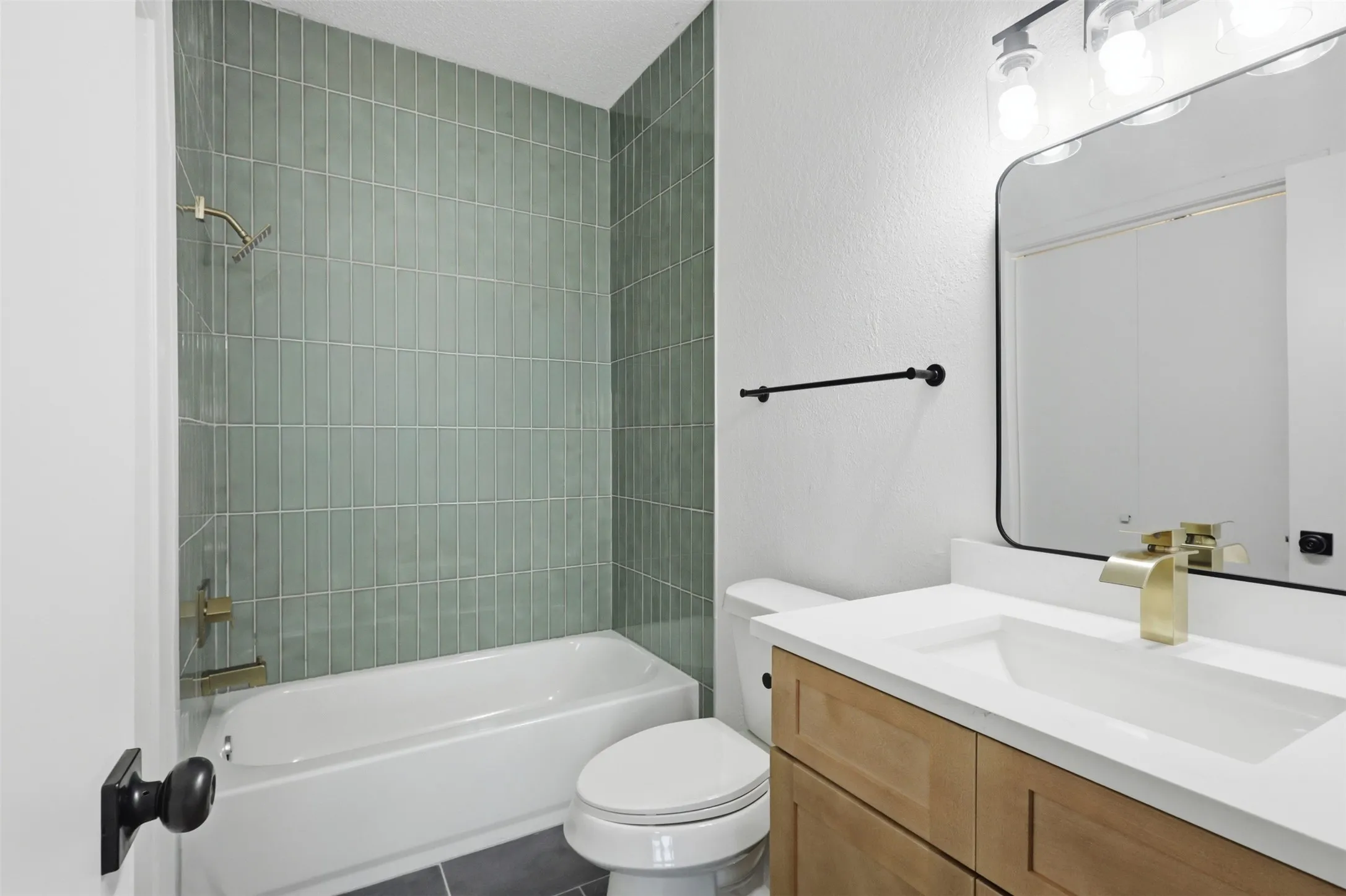 Condominium For Sale in Grayson County , 107 Summer Place Circle, Pottsboro, Texas 75076, 2 Bedroom, 3 Bathroom, 1 Garage spaces, 1,211 Sqft, built in 1984, mls#21329768, Real Estate Agent in Pottsboro, Homes For Sale in Grayson county, Homes For Sale in Pottsboro, Realtor in Pottsboro Texas, Real Estate Brokerage Independent Realty Texas, Luminita Cordes Realtor