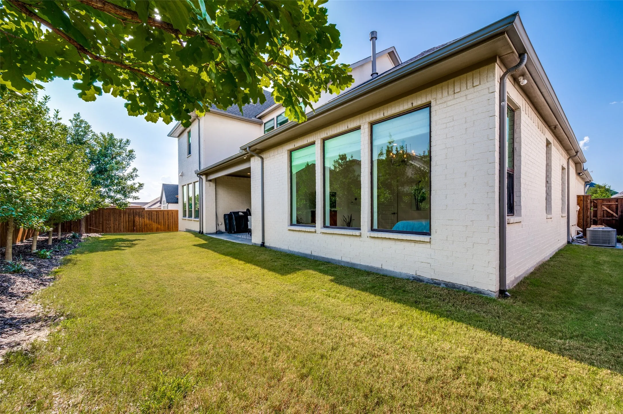 Single Family Residence For Sale in Collin County , 2131 Normandy Circle, Prosper, Texas 75078, 4 Bedroom, 5 Bathroom, 3 Garage spaces, 4,044 Sqft, built in 2020, mls#21329914, Real Estate Agent in Prosper, Homes For Sale in Collin county, Homes For Sale in Prosper, Realtor in Prosper Texas, Real Estate Brokerage Independent Realty Texas, Luminita Cordes Realtor