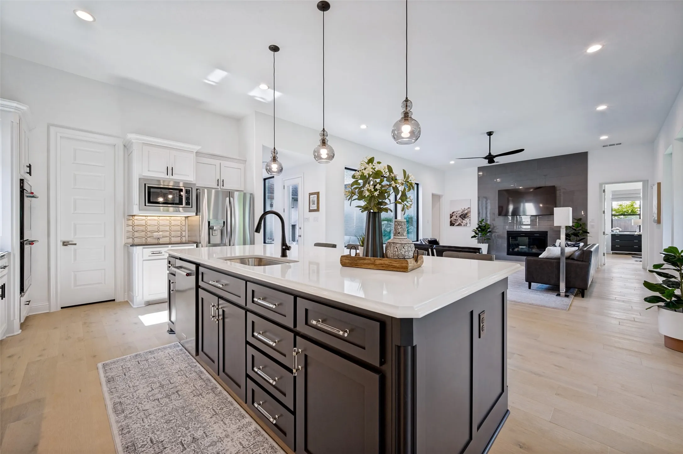 Single Family Residence For Sale in Collin County , 2131 Normandy Circle, Prosper, Texas 75078, 4 Bedroom, 5 Bathroom, 3 Garage spaces, 4,044 Sqft, built in 2020, mls#21329914, Real Estate Agent in Prosper, Homes For Sale in Collin county, Homes For Sale in Prosper, Realtor in Prosper Texas, Real Estate Brokerage Independent Realty Texas, Luminita Cordes Realtor