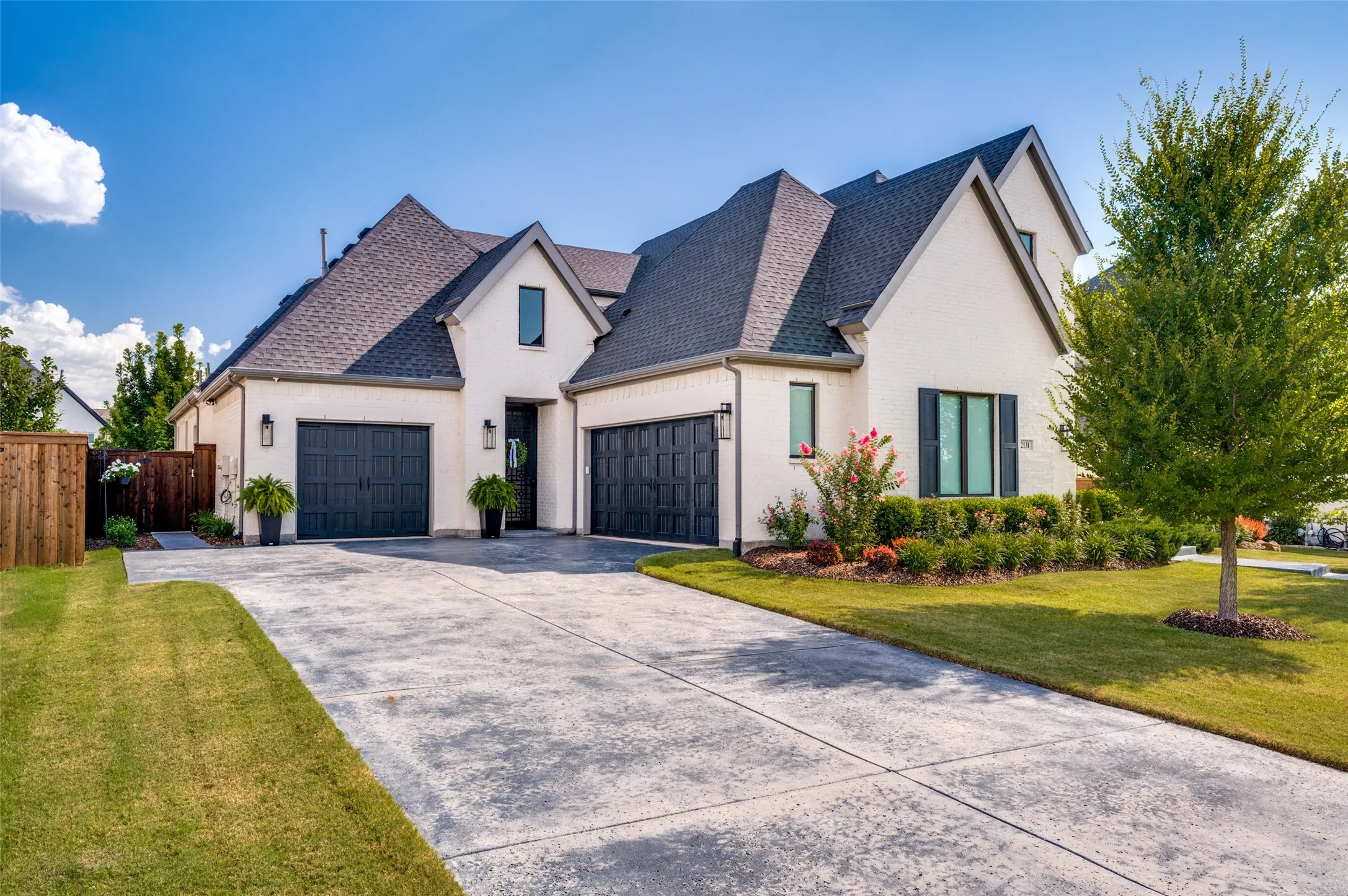 Single Family Residence For Sale in Collin County , 2131 Normandy Circle, Prosper, Texas 75078, 4 Bedroom, 5 Bathroom, 3 Garage spaces, 4,044 Sqft, built in 2020, mls#21329914, Real Estate Agent in Prosper, Homes For Sale in Collin county, Homes For Sale in Prosper, Realtor in Prosper Texas, Real Estate Brokerage Independent Realty Texas, Luminita Cordes Realtor