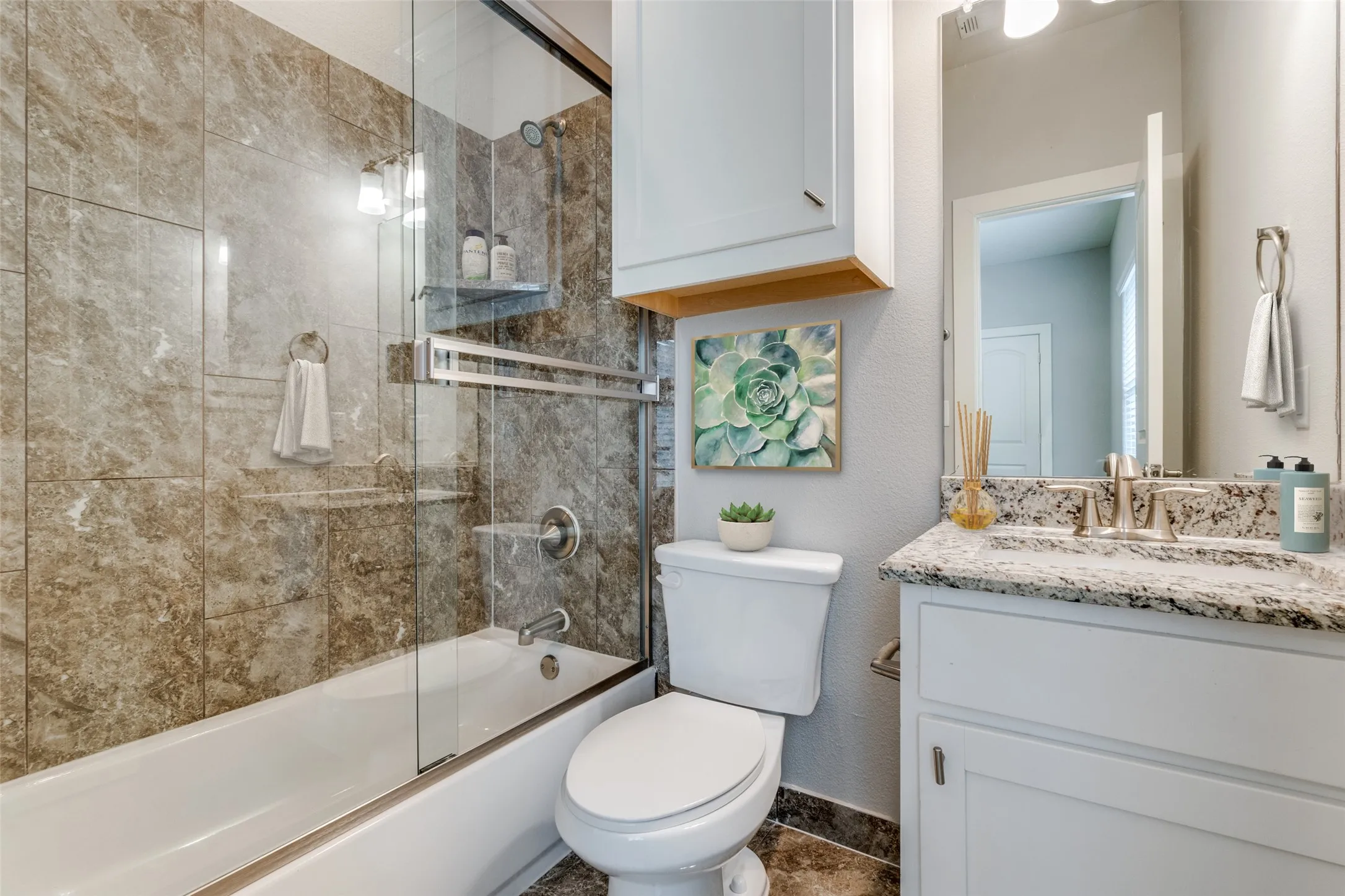 Townhouse For Rent in Dallas County , 4323 Dickason Avenue 13, Dallas, Texas 75219, 2 Bedroom, 3 Bathroom, 2 Garage spaces, 1,379 Sqft, built in 2014, mls#21319782, Real Estate Agent in Dallas, Homes For Rent in Dallas county, Homes For Rent in Dallas, Realtor in Dallas Texas, Real Estate Brokerage Independent Realty Texas, Luminita Cordes Realtor