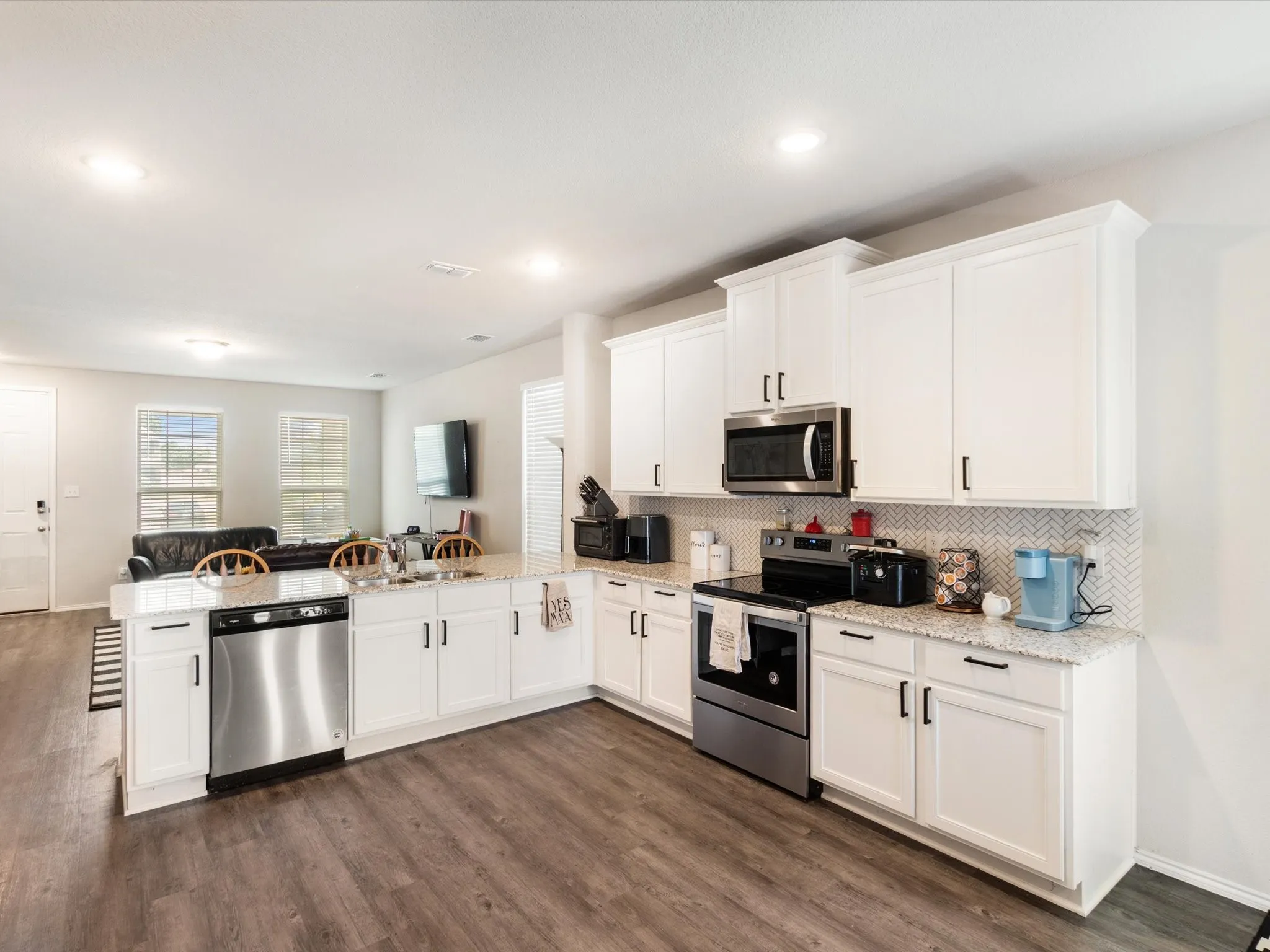 Single Family Residence For Sale in Denton County , 10040 Travis Drive, Providence Village, Texas 76227, 3 Bedroom, 2 Bathroom, 2 Garage spaces, 1,442 Sqft, built in 2020, mls#21315068, Real Estate Agent in Providence Village, Homes For Sale in Denton county, Homes For Sale in Providence Village, Realtor in Providence Village Texas, Real Estate Brokerage Independent Realty Texas, Luminita Cordes Realtor