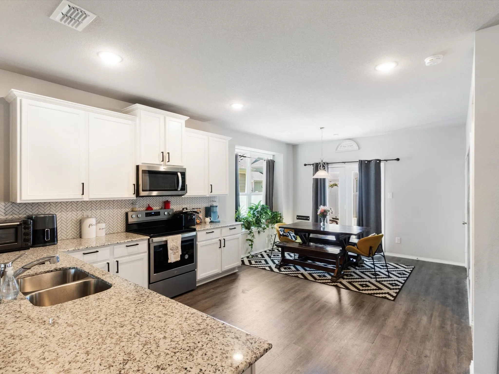 Single Family Residence For Sale in Denton County , 10040 Travis Drive, Providence Village, Texas 76227, 3 Bedroom, 2 Bathroom, 2 Garage spaces, 1,442 Sqft, built in 2020, mls#21315068, Real Estate Agent in Providence Village, Homes For Sale in Denton county, Homes For Sale in Providence Village, Realtor in Providence Village Texas, Real Estate Brokerage Independent Realty Texas, Luminita Cordes Realtor