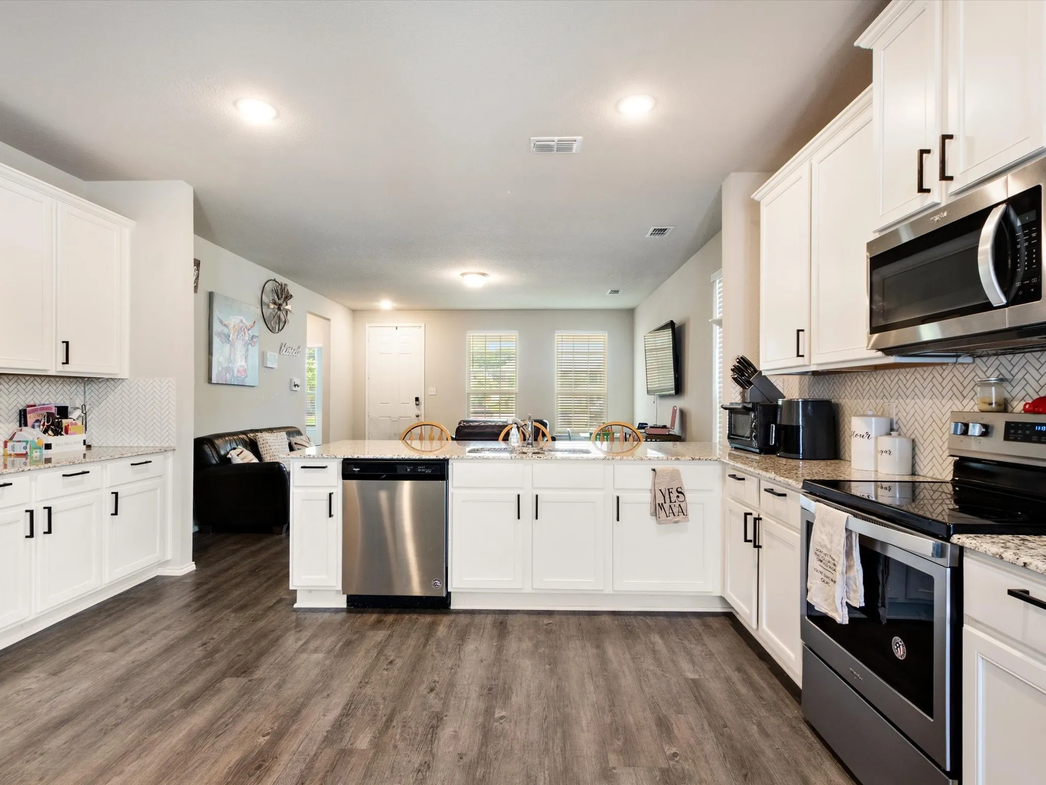 Single Family Residence For Sale in Denton County , 10040 Travis Drive, Providence Village, Texas 76227, 3 Bedroom, 2 Bathroom, 2 Garage spaces, 1,442 Sqft, built in 2020, mls#21315068, Real Estate Agent in Providence Village, Homes For Sale in Denton county, Homes For Sale in Providence Village, Realtor in Providence Village Texas, Real Estate Brokerage Independent Realty Texas, Luminita Cordes Realtor