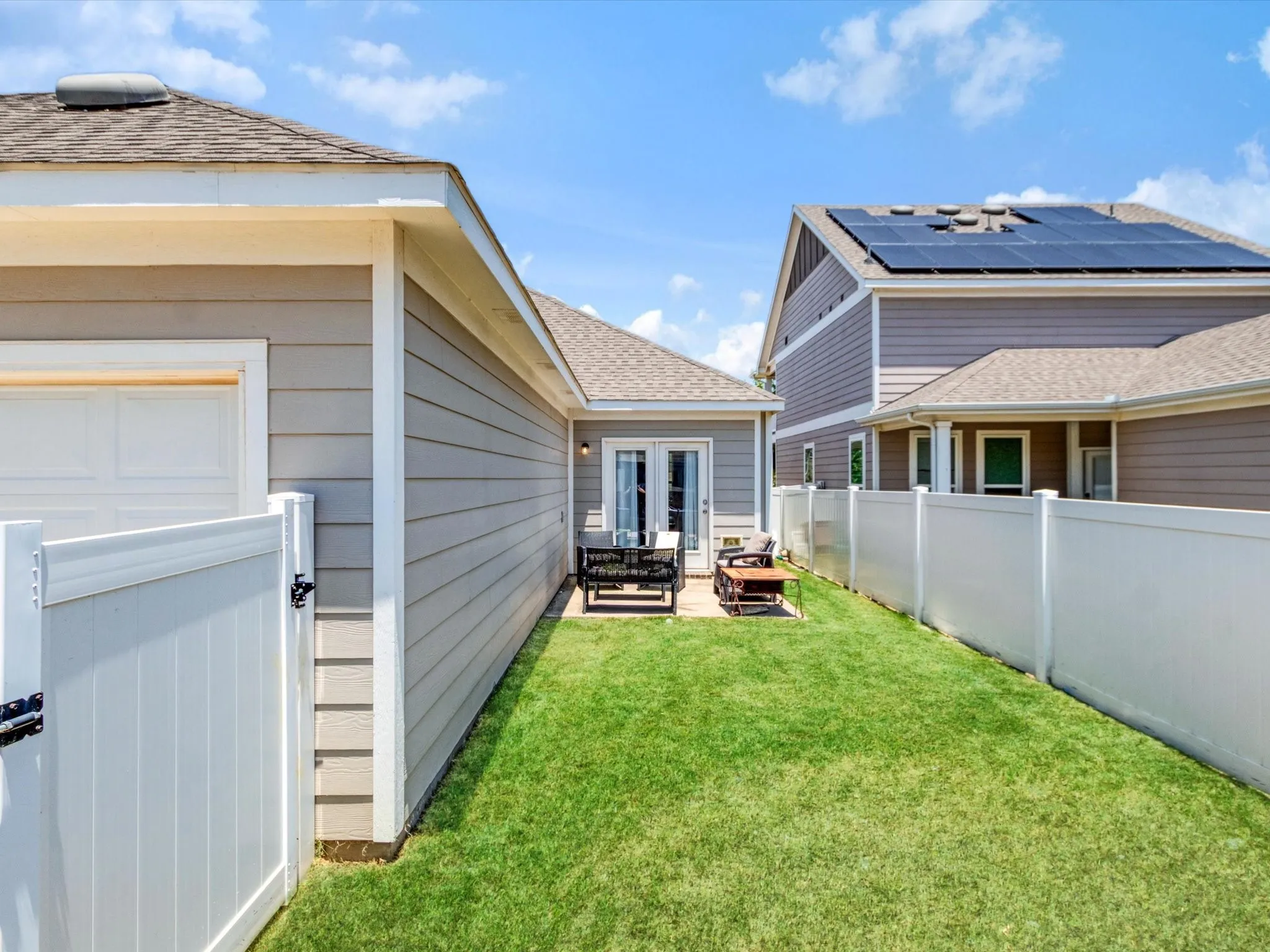 Single Family Residence For Sale in Denton County , 10040 Travis Drive, Providence Village, Texas 76227, 3 Bedroom, 2 Bathroom, 2 Garage spaces, 1,442 Sqft, built in 2020, mls#21315068, Real Estate Agent in Providence Village, Homes For Sale in Denton county, Homes For Sale in Providence Village, Realtor in Providence Village Texas, Real Estate Brokerage Independent Realty Texas, Luminita Cordes Realtor