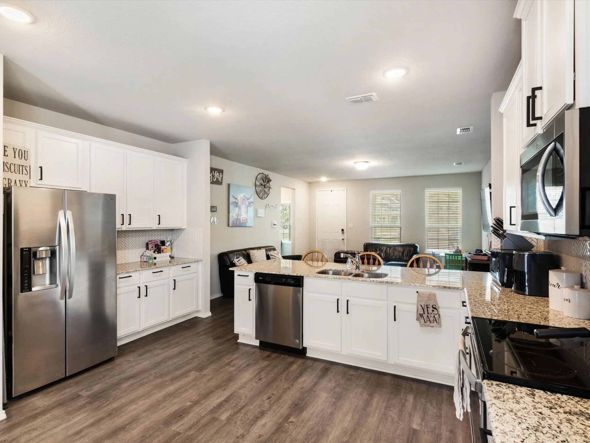 Single Family Residence For Sale in Denton County , 10040 Travis Drive, Providence Village, Texas 76227, 3 Bedroom, 2 Bathroom, 2 Garage spaces, 1,442 Sqft, built in 2020, mls#21315068, Real Estate Agent in Providence Village, Homes For Sale in Denton county, Homes For Sale in Providence Village, Realtor in Providence Village Texas, Real Estate Brokerage Independent Realty Texas, Luminita Cordes Realtor