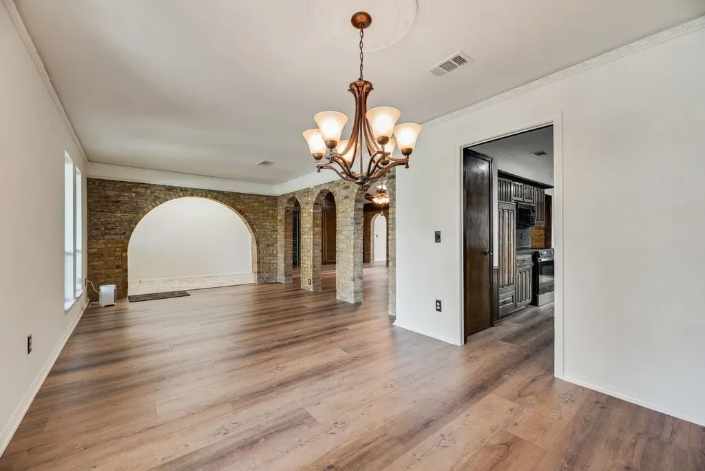 Single Family Residence For Sale in Collin County , 2520 Coleshire Drive, Plano, Texas 75075, 4 Bedroom, 3 Bathroom, 2 Garage spaces, 2,352 Sqft, built in 1972, mls#21330081, Real Estate Agent in Plano, Homes For Sale in Collin county, Homes For Sale in Plano, Realtor in Plano Texas, Real Estate Brokerage Independent Realty Texas, Luminita Cordes Realtor