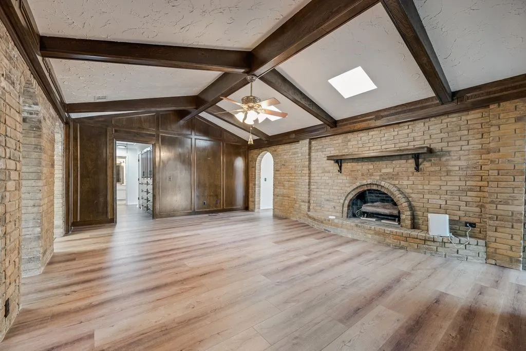 Single Family Residence For Sale in Collin County , 2520 Coleshire Drive, Plano, Texas 75075, 4 Bedroom, 3 Bathroom, 2 Garage spaces, 2,352 Sqft, built in 1972, mls#21330081, Real Estate Agent in Plano, Homes For Sale in Collin county, Homes For Sale in Plano, Realtor in Plano Texas, Real Estate Brokerage Independent Realty Texas, Luminita Cordes Realtor