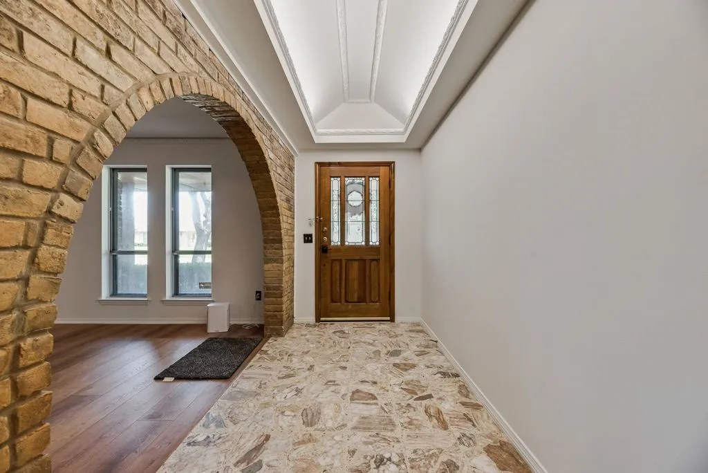 Single Family Residence For Sale in Collin County , 2520 Coleshire Drive, Plano, Texas 75075, 4 Bedroom, 3 Bathroom, 2 Garage spaces, 2,352 Sqft, built in 1972, mls#21330081, Real Estate Agent in Plano, Homes For Sale in Collin county, Homes For Sale in Plano, Realtor in Plano Texas, Real Estate Brokerage Independent Realty Texas, Luminita Cordes Realtor