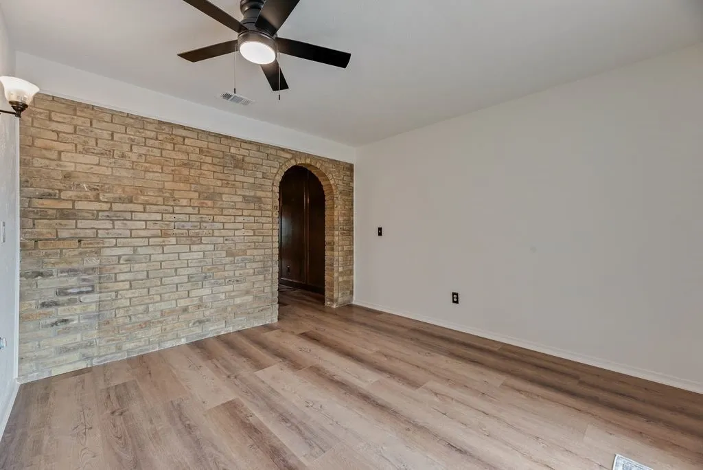 Single Family Residence For Sale in Collin County , 2520 Coleshire Drive, Plano, Texas 75075, 4 Bedroom, 3 Bathroom, 2 Garage spaces, 2,352 Sqft, built in 1972, mls#21330081, Real Estate Agent in Plano, Homes For Sale in Collin county, Homes For Sale in Plano, Realtor in Plano Texas, Real Estate Brokerage Independent Realty Texas, Luminita Cordes Realtor