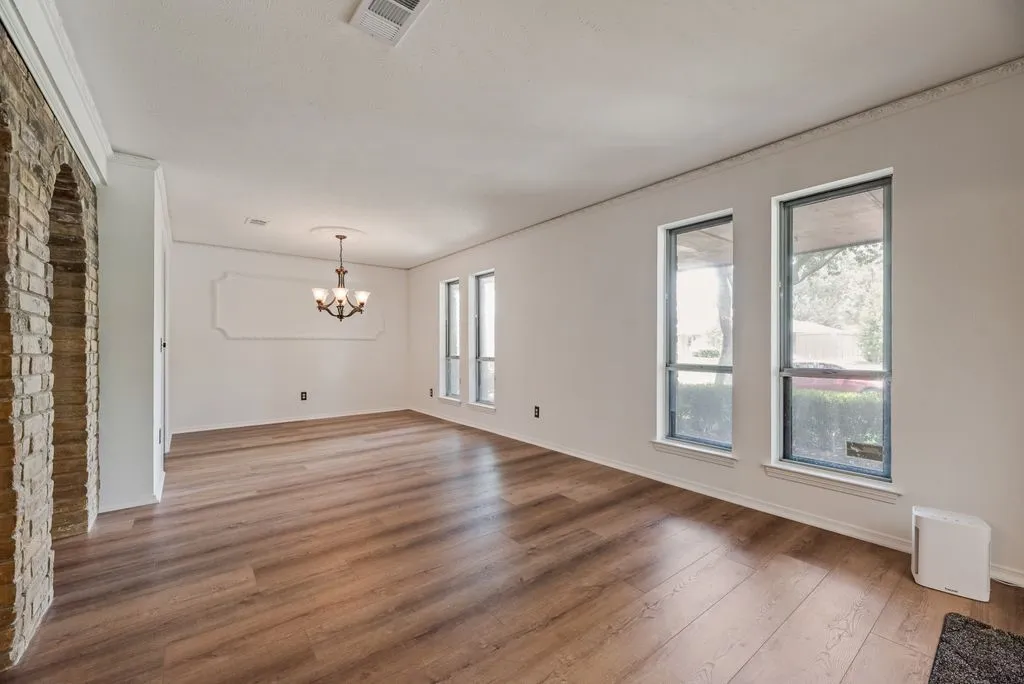 Single Family Residence For Sale in Collin County , 2520 Coleshire Drive, Plano, Texas 75075, 4 Bedroom, 3 Bathroom, 2 Garage spaces, 2,352 Sqft, built in 1972, mls#21330081, Real Estate Agent in Plano, Homes For Sale in Collin county, Homes For Sale in Plano, Realtor in Plano Texas, Real Estate Brokerage Independent Realty Texas, Luminita Cordes Realtor