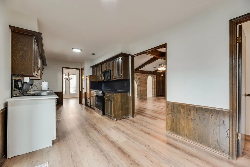 Single Family Residence For Sale in Collin County , 2520 Coleshire Drive, Plano, Texas 75075, 4 Bedroom, 3 Bathroom, 2 Garage spaces, 2,352 Sqft, built in 1972, mls#21330081, Real Estate Agent in Plano, Homes For Sale in Collin county, Homes For Sale in Plano, Realtor in Plano Texas, Real Estate Brokerage Independent Realty Texas, Luminita Cordes Realtor