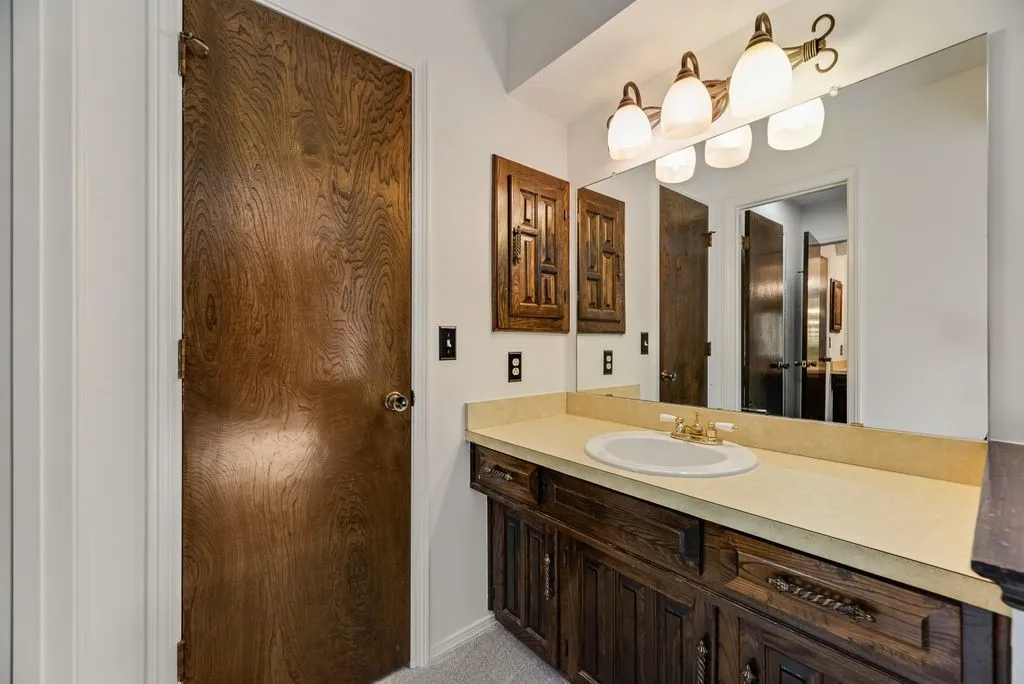 Single Family Residence For Sale in Collin County , 2520 Coleshire Drive, Plano, Texas 75075, 4 Bedroom, 3 Bathroom, 2 Garage spaces, 2,352 Sqft, built in 1972, mls#21330081, Real Estate Agent in Plano, Homes For Sale in Collin county, Homes For Sale in Plano, Realtor in Plano Texas, Real Estate Brokerage Independent Realty Texas, Luminita Cordes Realtor