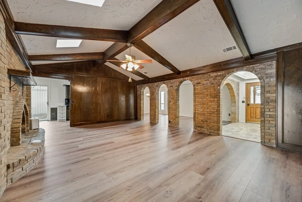 Single Family Residence For Sale in Collin County , 2520 Coleshire Drive, Plano, Texas 75075, 4 Bedroom, 3 Bathroom, 2 Garage spaces, 2,352 Sqft, built in 1972, mls#21330081, Real Estate Agent in Plano, Homes For Sale in Collin county, Homes For Sale in Plano, Realtor in Plano Texas, Real Estate Brokerage Independent Realty Texas, Luminita Cordes Realtor