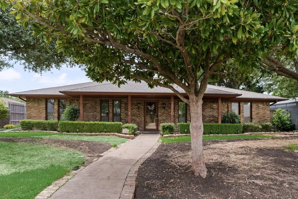 Single Family Residence For Sale in Collin County , 2520 Coleshire Drive, Plano, Texas 75075, 4 Bedroom, 3 Bathroom, 2 Garage spaces, 2,352 Sqft, built in 1972, mls#21330081, Real Estate Agent in Plano, Homes For Sale in Collin county, Homes For Sale in Plano, Realtor in Plano Texas, Real Estate Brokerage Independent Realty Texas, Luminita Cordes Realtor