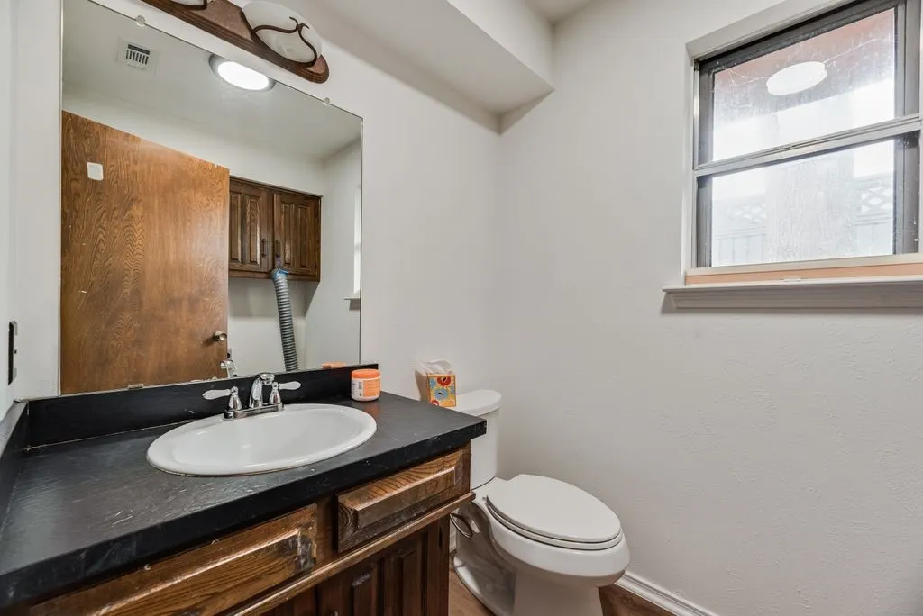 Single Family Residence For Sale in Collin County , 2520 Coleshire Drive, Plano, Texas 75075, 4 Bedroom, 3 Bathroom, 2 Garage spaces, 2,352 Sqft, built in 1972, mls#21330081, Real Estate Agent in Plano, Homes For Sale in Collin county, Homes For Sale in Plano, Realtor in Plano Texas, Real Estate Brokerage Independent Realty Texas, Luminita Cordes Realtor