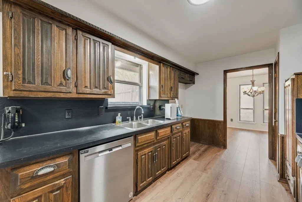 Single Family Residence For Sale in Collin County , 2520 Coleshire Drive, Plano, Texas 75075, 4 Bedroom, 3 Bathroom, 2 Garage spaces, 2,352 Sqft, built in 1972, mls#21330081, Real Estate Agent in Plano, Homes For Sale in Collin county, Homes For Sale in Plano, Realtor in Plano Texas, Real Estate Brokerage Independent Realty Texas, Luminita Cordes Realtor