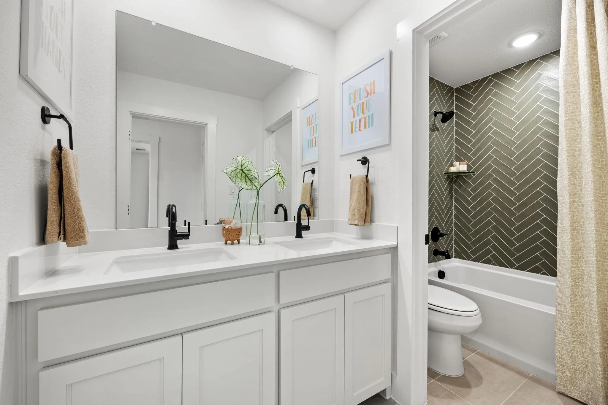Single Family Residence For Sale in Collin County , 101 Chestnut Street, Celina, Texas 75009, 3 Bedroom, 3 Bathroom, 2 Garage spaces, 2,499 Sqft, built in 2025, mls#21329901, Real Estate Agent in Celina, Homes For Sale in Collin county, Homes For Sale in Celina, Realtor in Celina Texas, Real Estate Brokerage Independent Realty Texas, Luminita Cordes Realtor