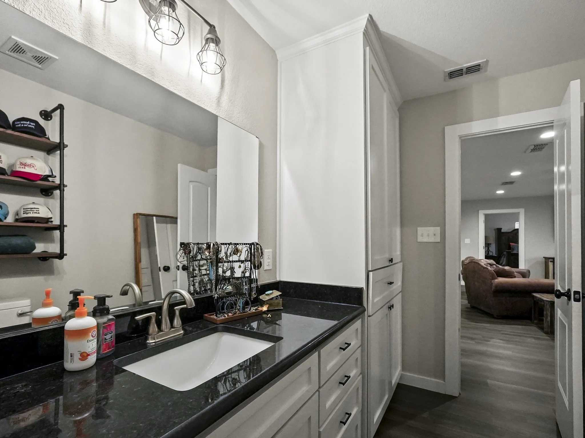 Single Family Residence For Sale in Johnson County , 711 County Road 701, Cleburne, Texas 76031, 3 Bedroom, 2 Bathroom, Garage spaces, 1,500 Sqft, built in 2024, mls#21329665, Real Estate Agent in Cleburne, Homes For Sale in Johnson county, Homes For Sale in Cleburne, Realtor in Cleburne Texas, Real Estate Brokerage Independent Realty Texas, Luminita Cordes Realtor