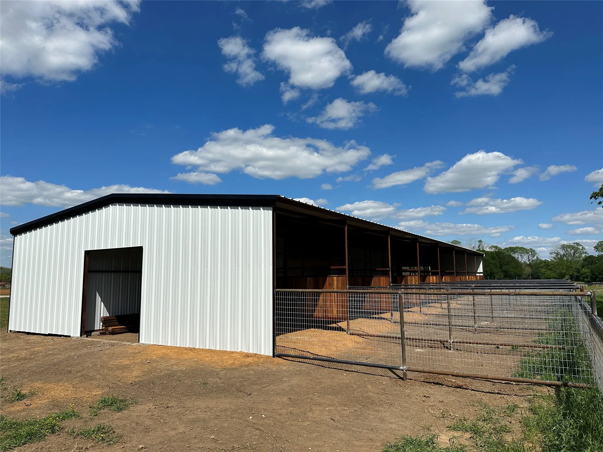 Single Family Residence For Sale in Johnson County , 711 County Road 701, Cleburne, Texas 76031, 3 Bedroom, 2 Bathroom, Garage spaces, 1,500 Sqft, built in 2024, mls#21329665, Real Estate Agent in Cleburne, Homes For Sale in Johnson county, Homes For Sale in Cleburne, Realtor in Cleburne Texas, Real Estate Brokerage Independent Realty Texas, Luminita Cordes Realtor