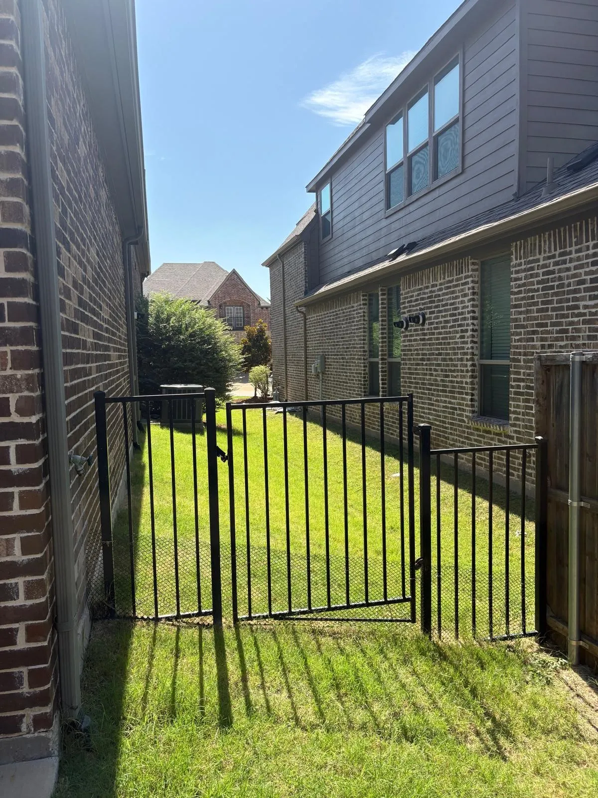 Single Family Residence For Sale in Collin County , 1109 Melcer Street, Plano, Texas 75074, 3 Bedroom, 4 Bathroom, 2 Garage spaces, 3,175 Sqft, built in 2017, mls#21330138, Real Estate Agent in Plano, Homes For Sale in Collin county, Homes For Sale in Plano, Realtor in Plano Texas, Real Estate Brokerage Independent Realty Texas, Luminita Cordes Realtor