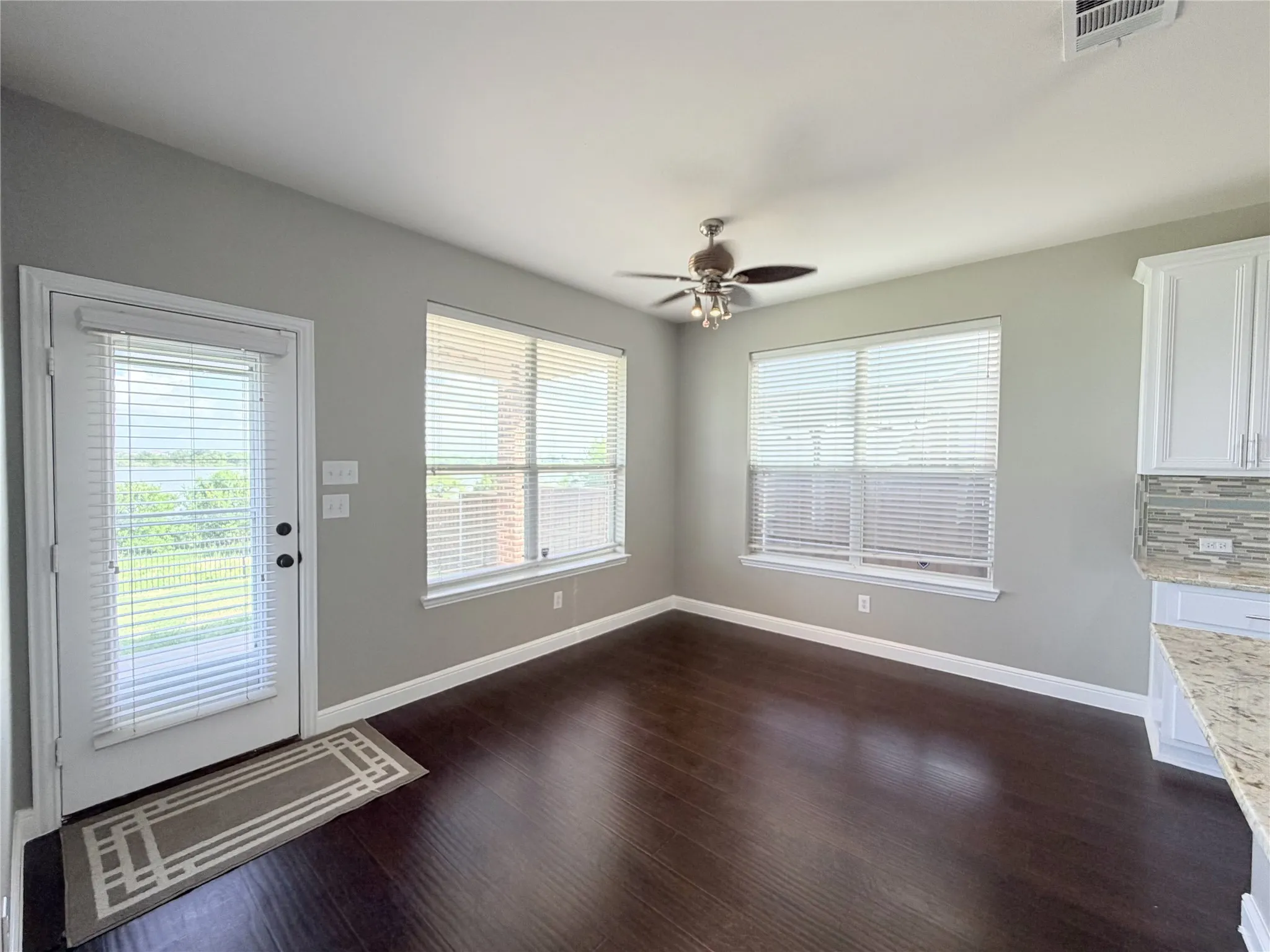 Single Family Residence For Rent in Denton County , 2800 Appaloosa Court, Little Elm, Texas 75068, 5 Bedroom, 4 Bathroom, 2 Garage spaces, 3,451 Sqft, built in 2007, mls#21330149, Real Estate Agent in Little Elm, Homes For Rent in Denton county, Homes For Rent in Little Elm, Realtor in Little Elm Texas, Real Estate Brokerage Independent Realty Texas, Luminita Cordes Realtor