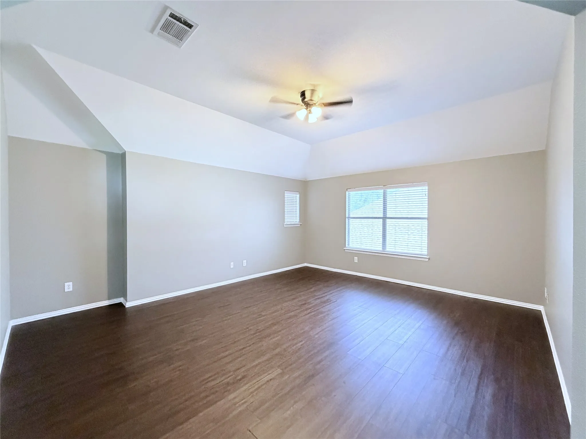 Single Family Residence For Rent in Denton County , 2800 Appaloosa Court, Little Elm, Texas 75068, 5 Bedroom, 4 Bathroom, 2 Garage spaces, 3,451 Sqft, built in 2007, mls#21330149, Real Estate Agent in Little Elm, Homes For Rent in Denton county, Homes For Rent in Little Elm, Realtor in Little Elm Texas, Real Estate Brokerage Independent Realty Texas, Luminita Cordes Realtor