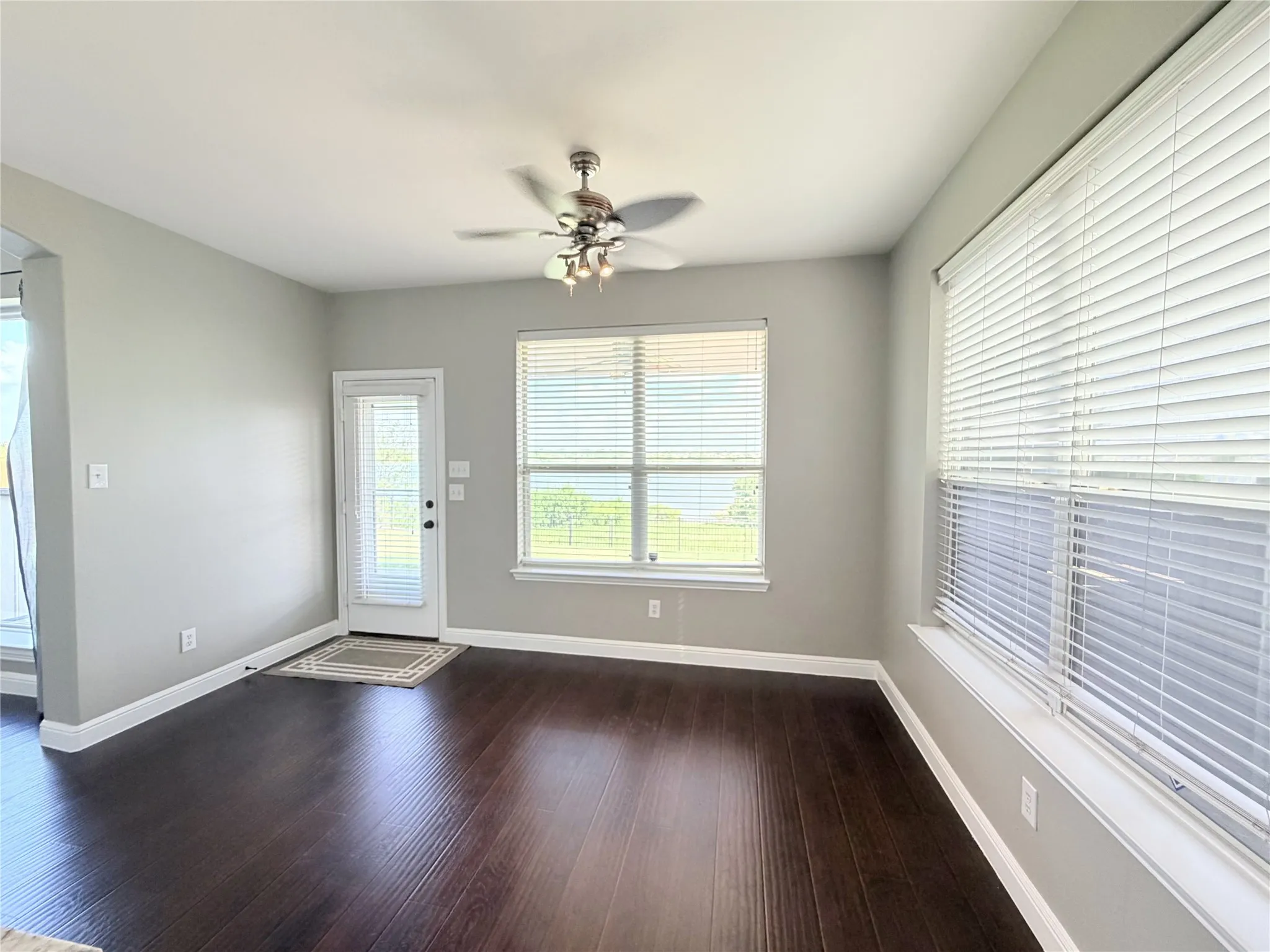 Single Family Residence For Rent in Denton County , 2800 Appaloosa Court, Little Elm, Texas 75068, 5 Bedroom, 4 Bathroom, 2 Garage spaces, 3,451 Sqft, built in 2007, mls#21330149, Real Estate Agent in Little Elm, Homes For Rent in Denton county, Homes For Rent in Little Elm, Realtor in Little Elm Texas, Real Estate Brokerage Independent Realty Texas, Luminita Cordes Realtor