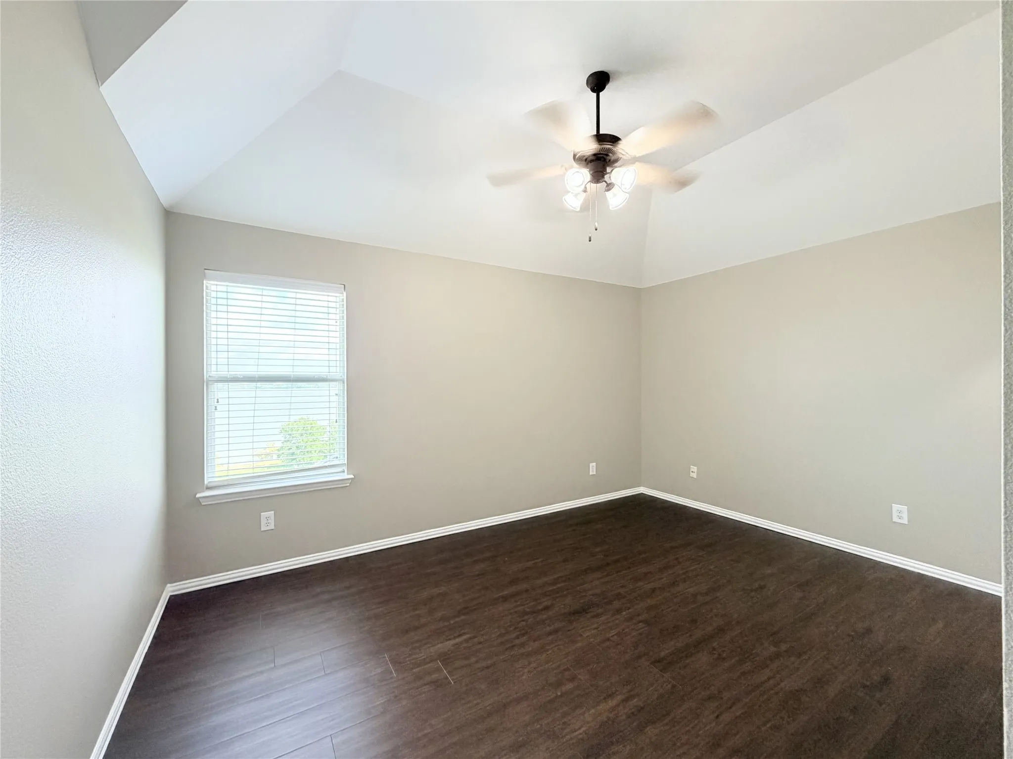 Single Family Residence For Rent in Denton County , 2800 Appaloosa Court, Little Elm, Texas 75068, 5 Bedroom, 4 Bathroom, 2 Garage spaces, 3,451 Sqft, built in 2007, mls#21330149, Real Estate Agent in Little Elm, Homes For Rent in Denton county, Homes For Rent in Little Elm, Realtor in Little Elm Texas, Real Estate Brokerage Independent Realty Texas, Luminita Cordes Realtor