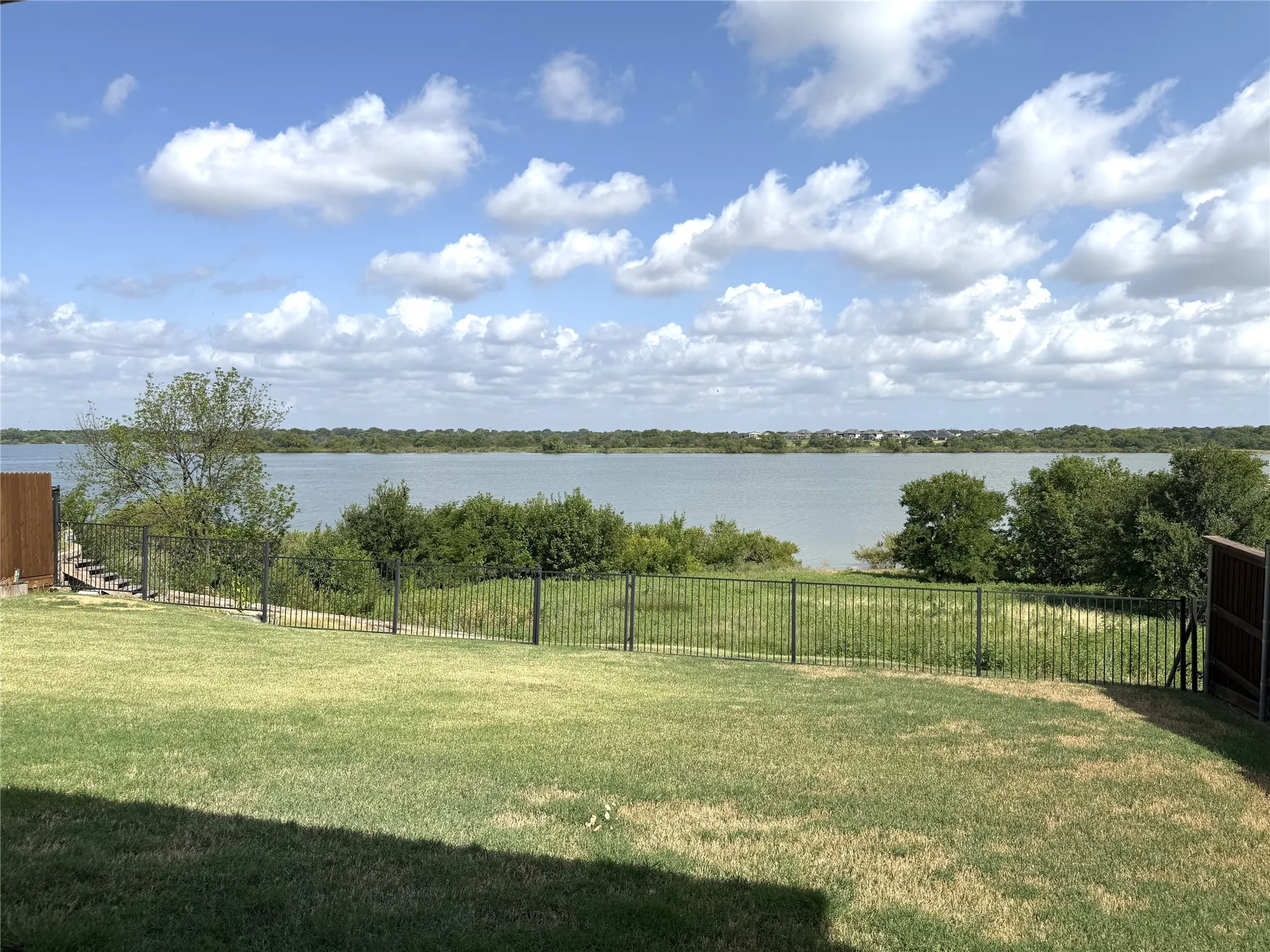 Single Family Residence For Rent in Denton County , 2800 Appaloosa Court, Little Elm, Texas 75068, 5 Bedroom, 4 Bathroom, 2 Garage spaces, 3,451 Sqft, built in 2007, mls#21330149, Real Estate Agent in Little Elm, Homes For Rent in Denton county, Homes For Rent in Little Elm, Realtor in Little Elm Texas, Real Estate Brokerage Independent Realty Texas, Luminita Cordes Realtor