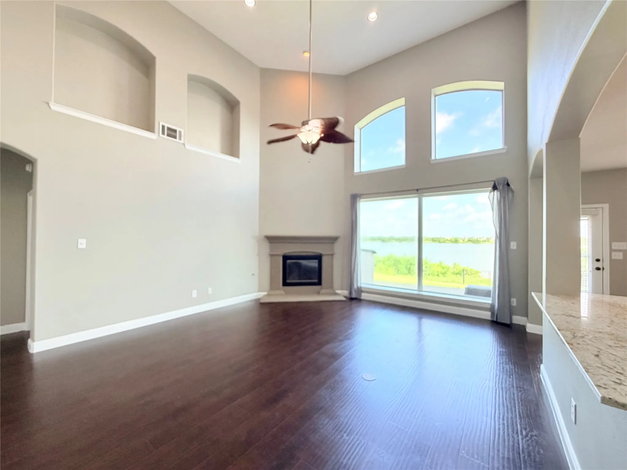 Single Family Residence For Rent in Denton County , 2800 Appaloosa Court, Little Elm, Texas 75068, 5 Bedroom, 4 Bathroom, 2 Garage spaces, 3,451 Sqft, built in 2007, mls#21330149, Real Estate Agent in Little Elm, Homes For Rent in Denton county, Homes For Rent in Little Elm, Realtor in Little Elm Texas, Real Estate Brokerage Independent Realty Texas, Luminita Cordes Realtor