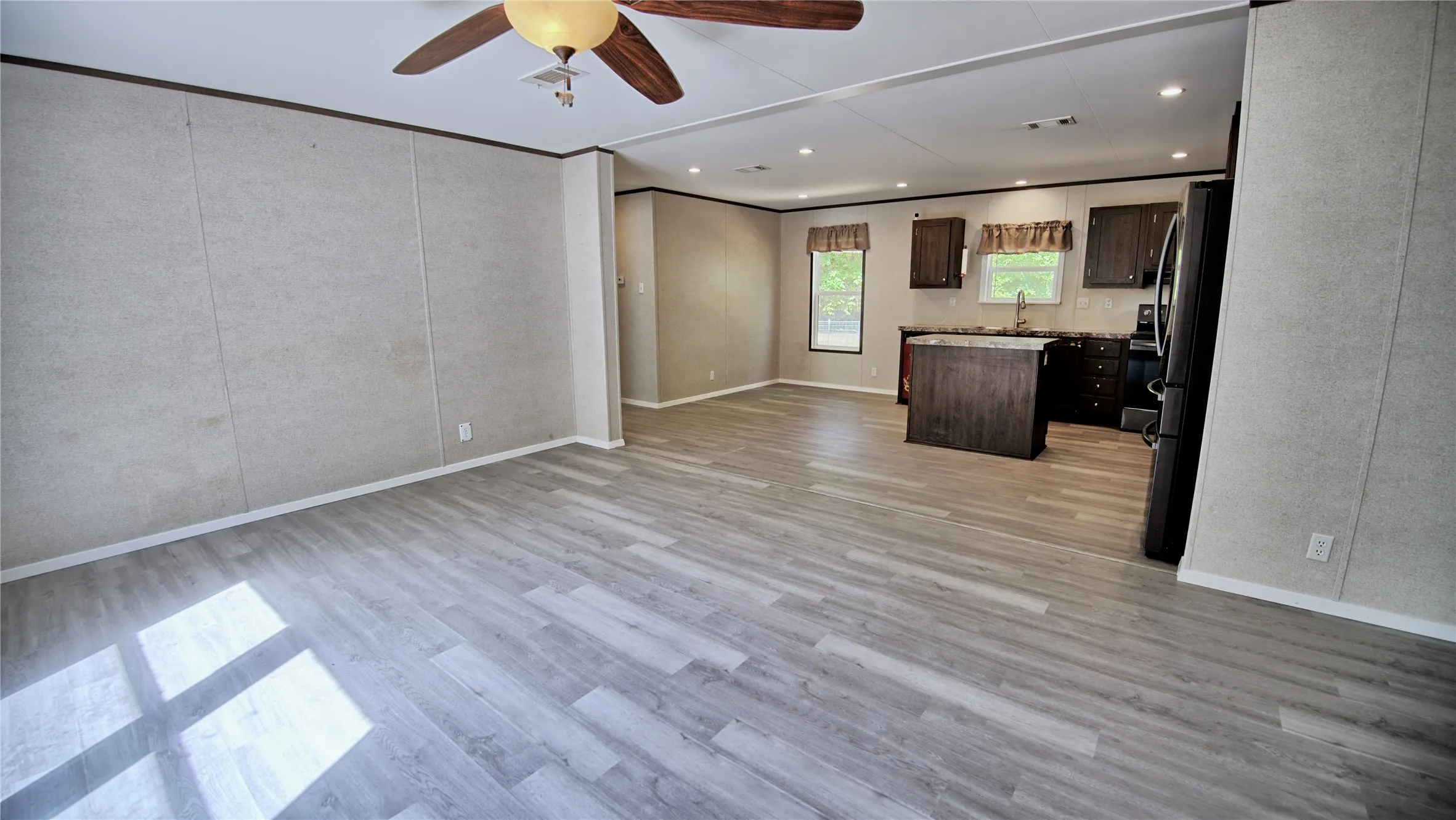 Mobile Home For Sale in Montague County , 523 Billy Road, Bowie, Texas 76230, 3 Bedroom, 2 Bathroom, Garage spaces, 1,280 Sqft, built in 2019, mls#21329775, Real Estate Agent in Bowie, Homes For Sale in Montague county, Homes For Sale in Bowie, Realtor in Bowie Texas, Real Estate Brokerage Independent Realty Texas, Luminita Cordes Realtor