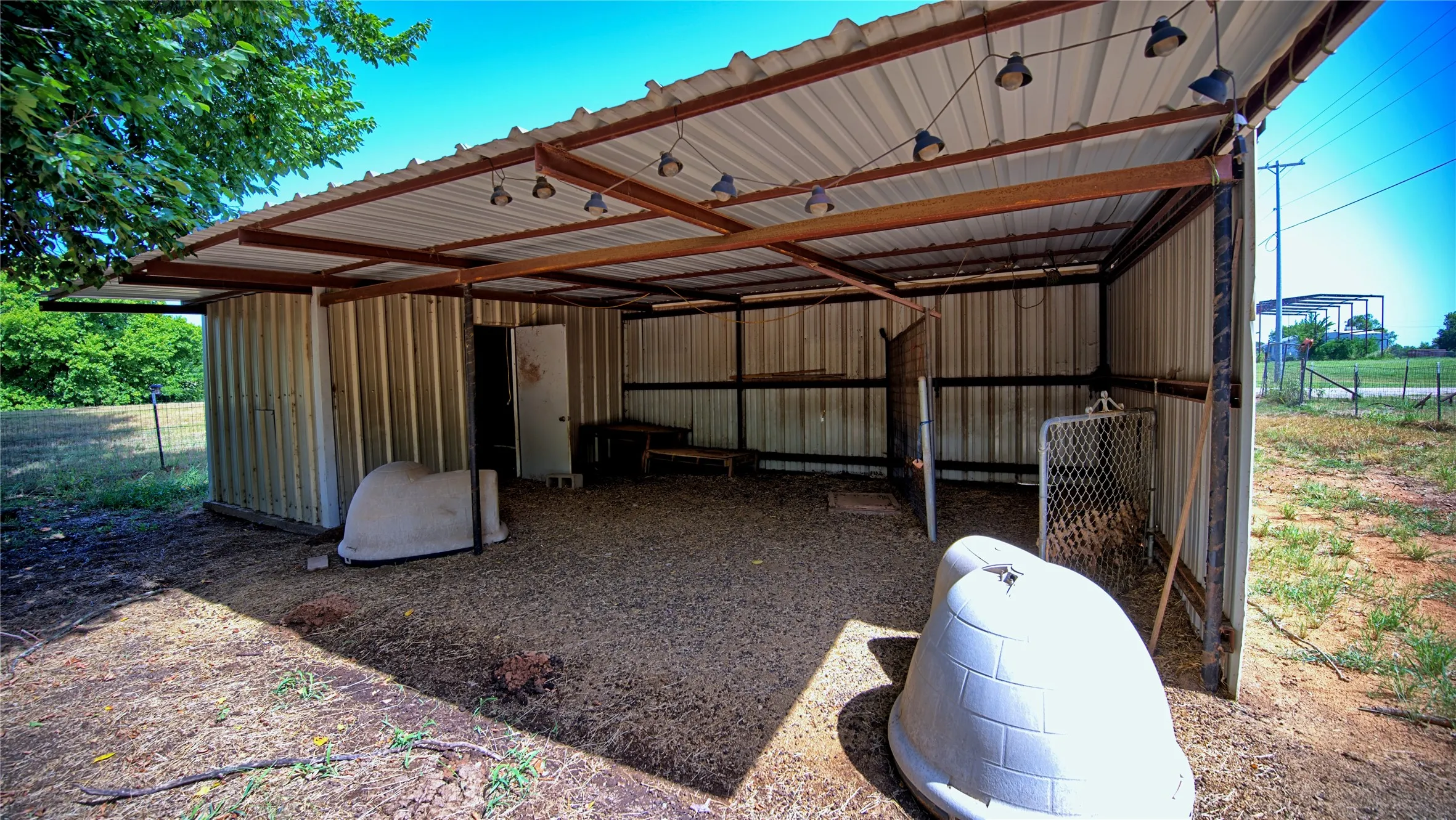 Livestock shelter