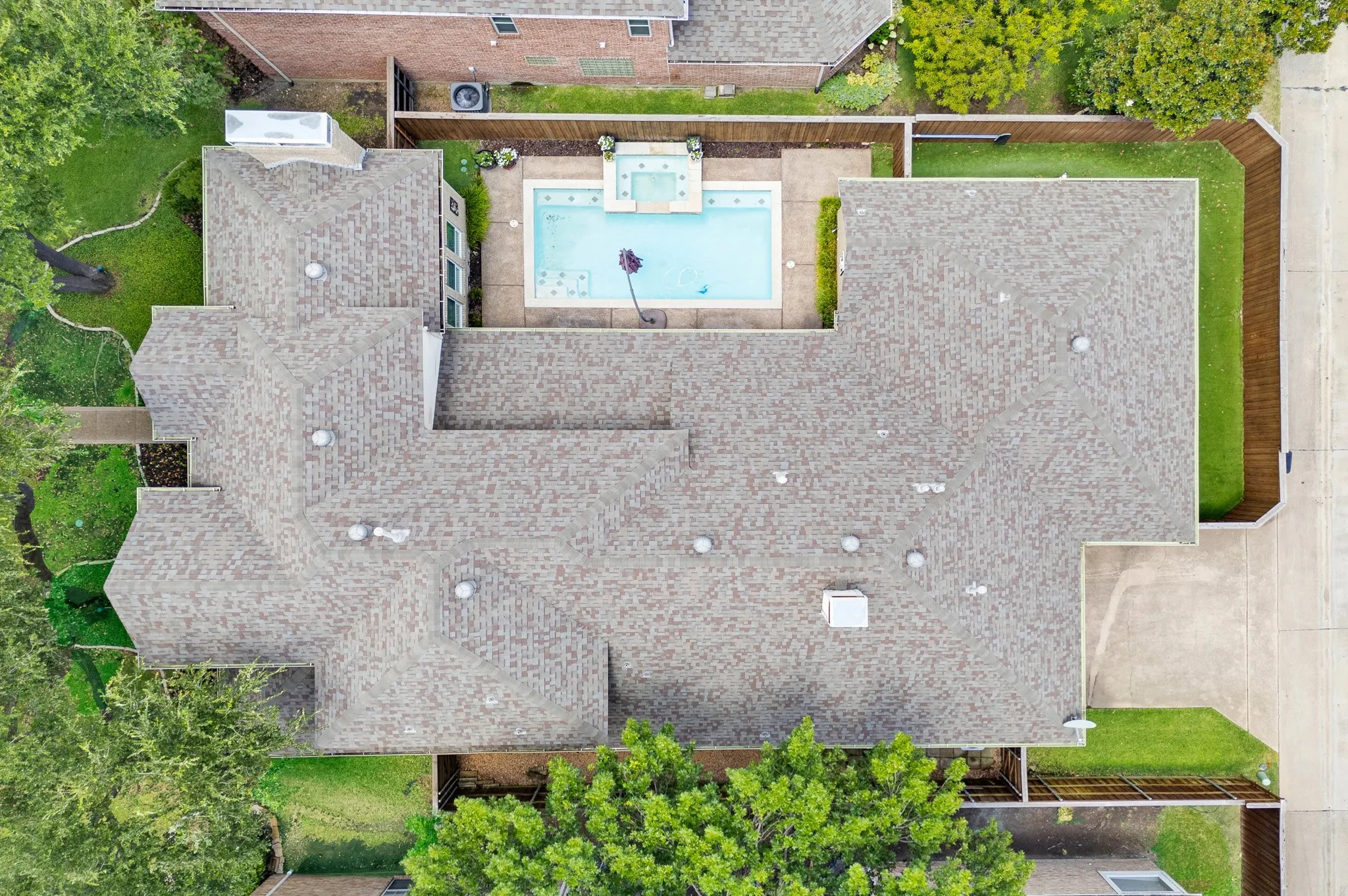 Single Family Residence For Sale in Collin County , 18728 Thorntree Lane, Dallas, Texas 75252, 4 Bedroom, 4 Bathroom, 3 Garage spaces, 3,393 Sqft, built in 1993, mls#21327534, Real Estate Agent in Dallas, Homes For Sale in Collin county, Homes For Sale in Dallas, Realtor in Dallas Texas, Real Estate Brokerage Independent Realty Texas, Luminita Cordes Realtor