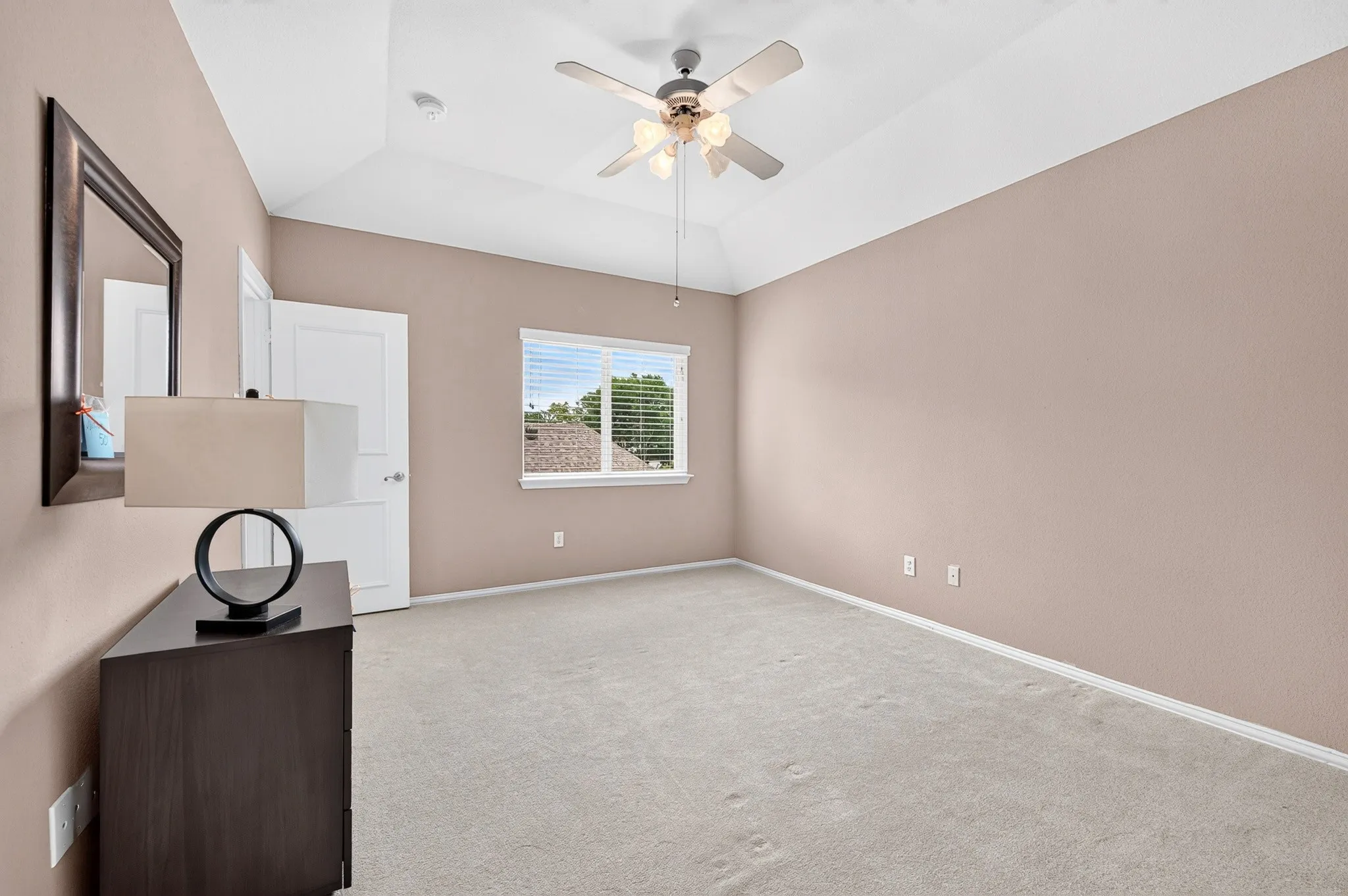 Single Family Residence For Sale in Collin County , 18728 Thorntree Lane, Dallas, Texas 75252, 4 Bedroom, 4 Bathroom, 3 Garage spaces, 3,393 Sqft, built in 1993, mls#21327534, Real Estate Agent in Dallas, Homes For Sale in Collin county, Homes For Sale in Dallas, Realtor in Dallas Texas, Real Estate Brokerage Independent Realty Texas, Luminita Cordes Realtor
