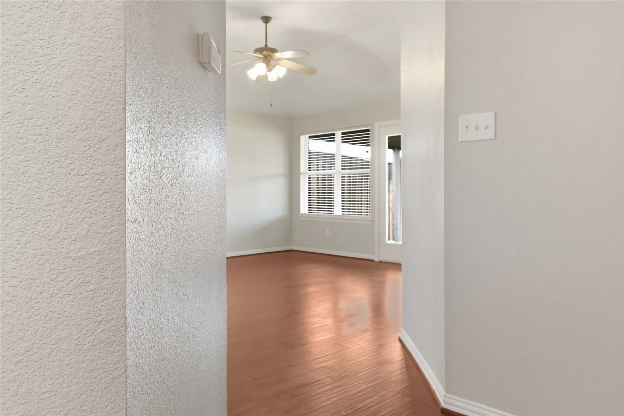 Single Family Residence For Sale in Denton County , 2713 Dawn Spring Drive, Little Elm, Texas 75068, 3 Bedroom, 2 Bathroom, 2 Garage spaces, 1,437 Sqft, built in 2004, mls#21329192, Real Estate Agent in Little Elm, Homes For Sale in Denton county, Homes For Sale in Little Elm, Realtor in Little Elm Texas, Real Estate Brokerage Independent Realty Texas, Luminita Cordes Realtor