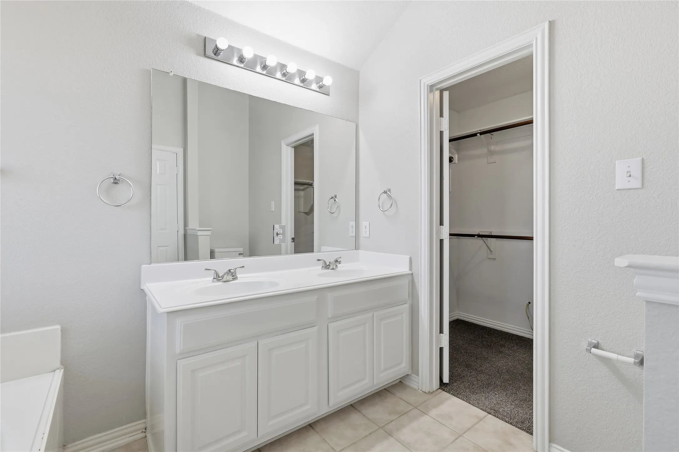 Single Family Residence For Sale in Denton County , 2713 Dawn Spring Drive, Little Elm, Texas 75068, 3 Bedroom, 2 Bathroom, 2 Garage spaces, 1,437 Sqft, built in 2004, mls#21329192, Real Estate Agent in Little Elm, Homes For Sale in Denton county, Homes For Sale in Little Elm, Realtor in Little Elm Texas, Real Estate Brokerage Independent Realty Texas, Luminita Cordes Realtor