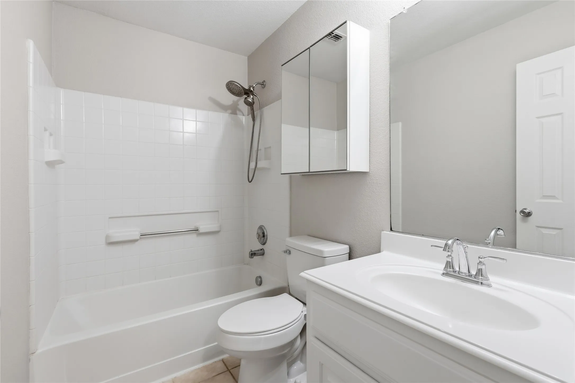 Single Family Residence For Sale in Denton County , 2713 Dawn Spring Drive, Little Elm, Texas 75068, 3 Bedroom, 2 Bathroom, 2 Garage spaces, 1,437 Sqft, built in 2004, mls#21329192, Real Estate Agent in Little Elm, Homes For Sale in Denton county, Homes For Sale in Little Elm, Realtor in Little Elm Texas, Real Estate Brokerage Independent Realty Texas, Luminita Cordes Realtor
