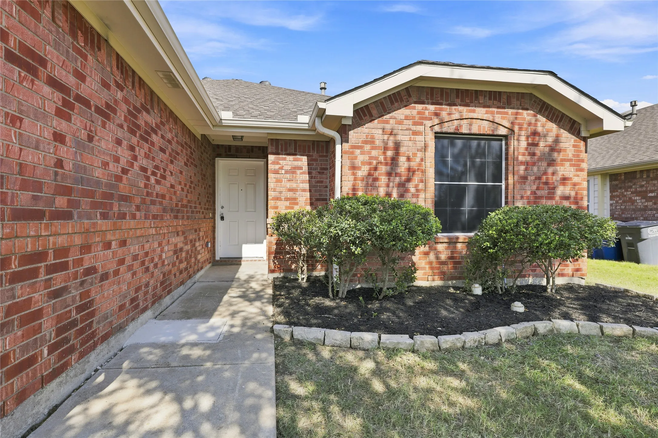 Single Family Residence For Sale in Denton County , 2713 Dawn Spring Drive, Little Elm, Texas 75068, 3 Bedroom, 2 Bathroom, 2 Garage spaces, 1,437 Sqft, built in 2004, mls#21329192, Real Estate Agent in Little Elm, Homes For Sale in Denton county, Homes For Sale in Little Elm, Realtor in Little Elm Texas, Real Estate Brokerage Independent Realty Texas, Luminita Cordes Realtor