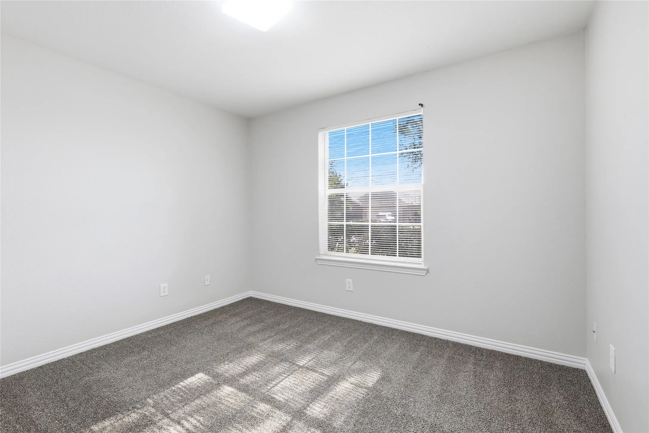 Single Family Residence For Sale in Denton County , 2713 Dawn Spring Drive, Little Elm, Texas 75068, 3 Bedroom, 2 Bathroom, 2 Garage spaces, 1,437 Sqft, built in 2004, mls#21329192, Real Estate Agent in Little Elm, Homes For Sale in Denton county, Homes For Sale in Little Elm, Realtor in Little Elm Texas, Real Estate Brokerage Independent Realty Texas, Luminita Cordes Realtor