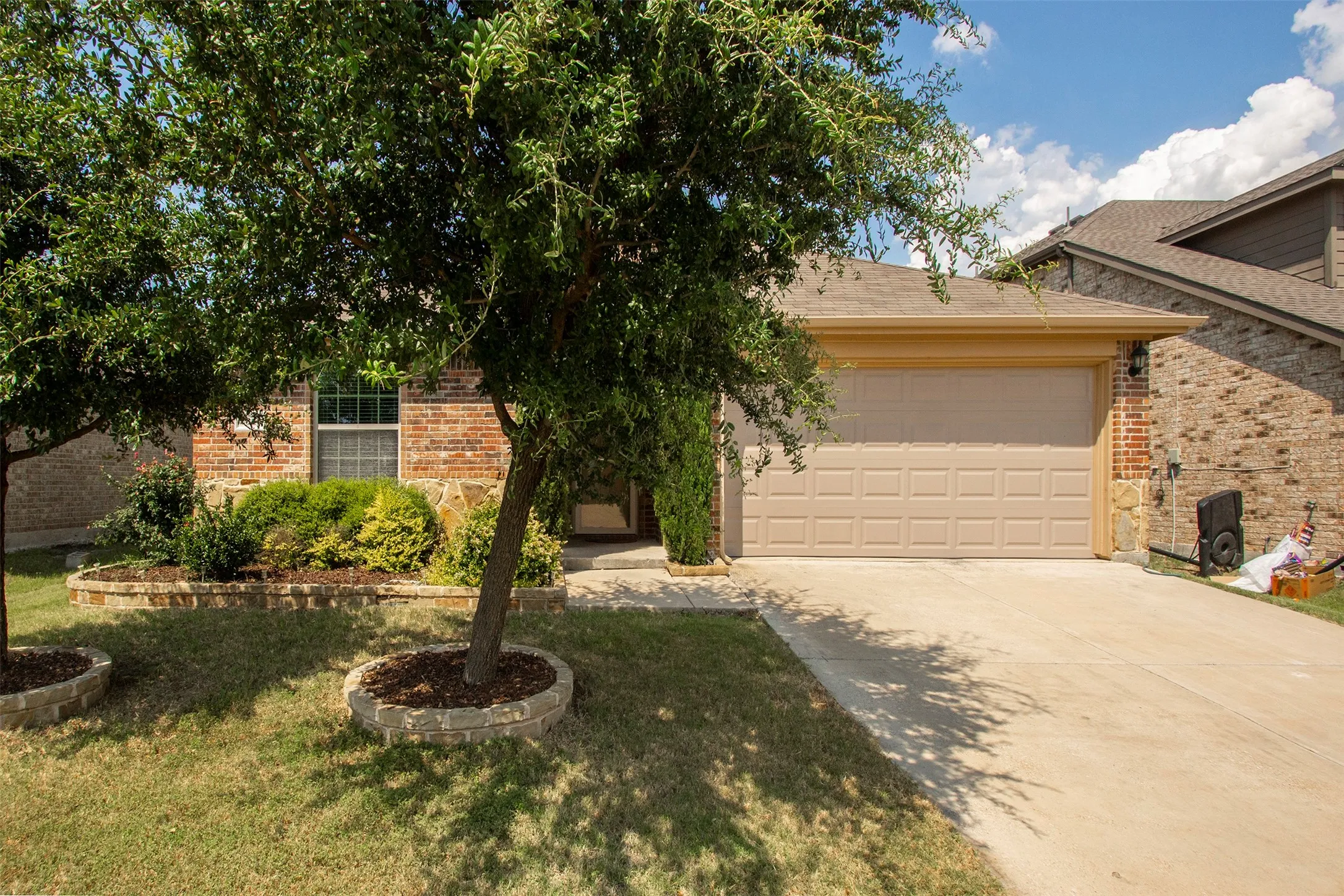 Single Family Residence For Sale in Kaufman County , 2314 Pontotoc Drive, Forney, Texas 75126, 4 Bedrooms, 2 Bathrooms, 2 Garage spaces, 1,560 Sqft, built in 2018, Price $285,000, mls#21319045, Real Estate Agent in Forney, Homes For Sale in Kaufman county, Homes For Sale in Forney, Realtor in Forney Texas, Real Estate Brokerage Independent Realty Texas, Luminita Cordes Realtor