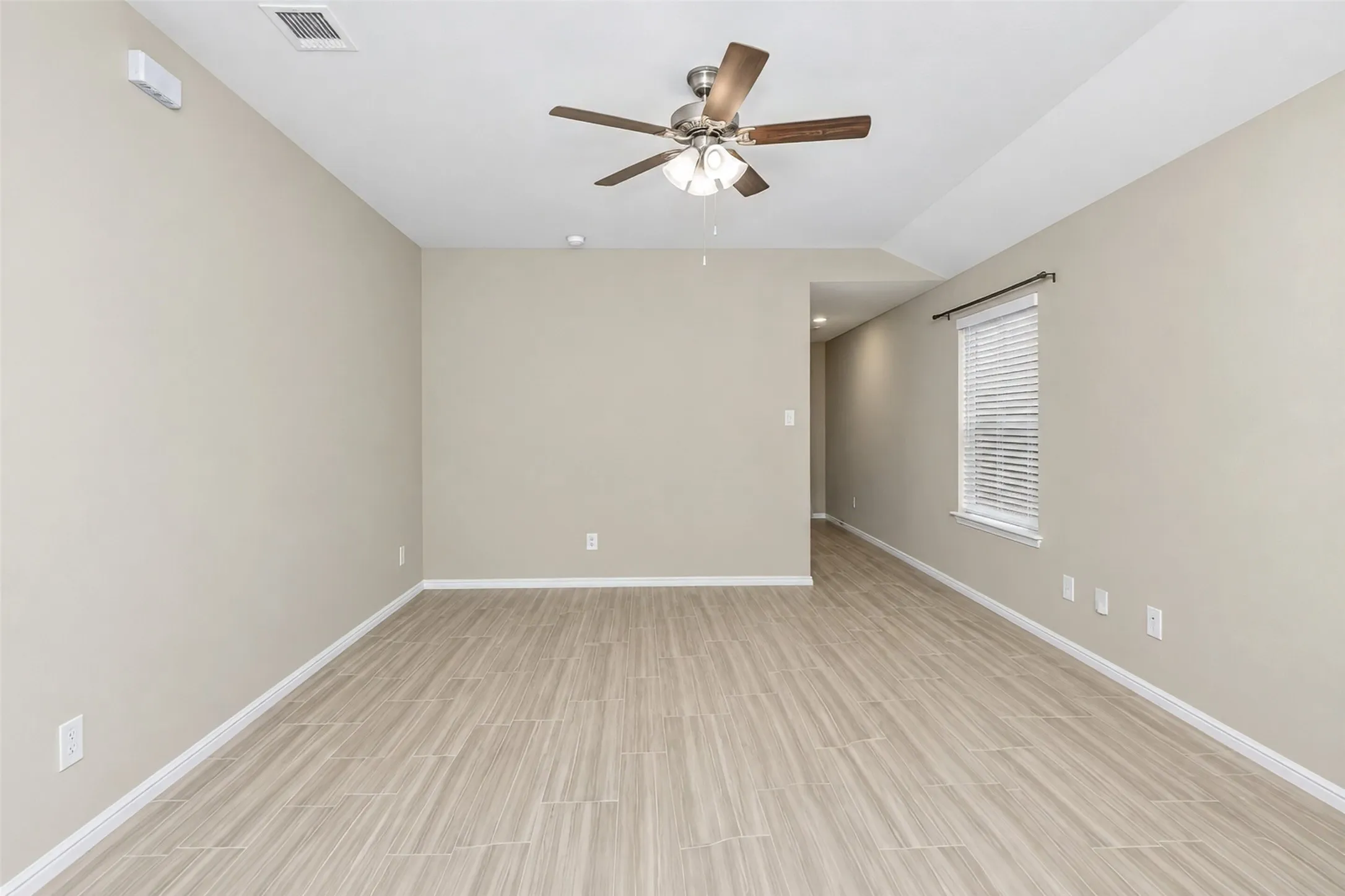 Single Family Residence For Rent in Wise County , 164 Greenhill Trail, Boyd, Texas 76023, 3 Bedroom, 2 Bathroom, 2 Garage spaces, 1,440 Sqft, built in 2025, mls#21324277, Real Estate Agent in Boyd, Homes For Rent in Wise county, Homes For Rent in Boyd, Realtor in Boyd Texas, Real Estate Brokerage Independent Realty Texas, Luminita Cordes Realtor